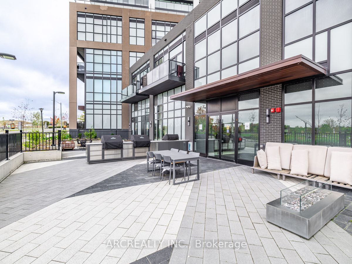 50 George Butchart Dr, #618