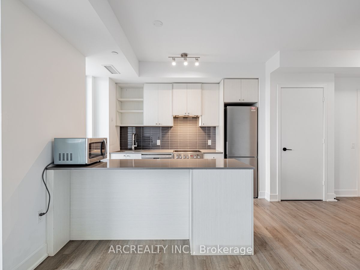 50 George Butchart Dr, #618