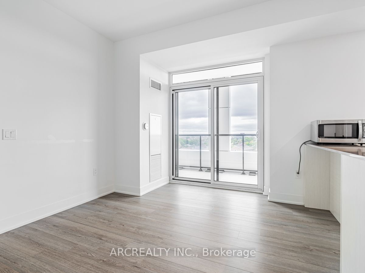 50 George Butchart Dr, #618