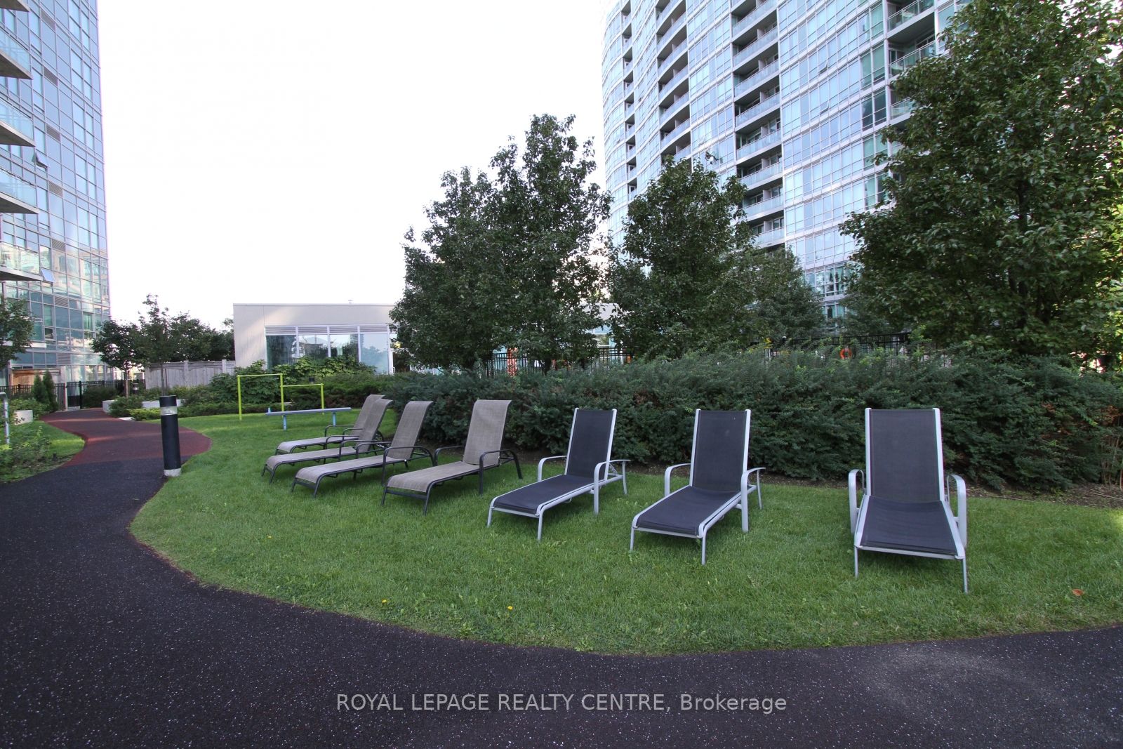 155 Legion Road N, #1803