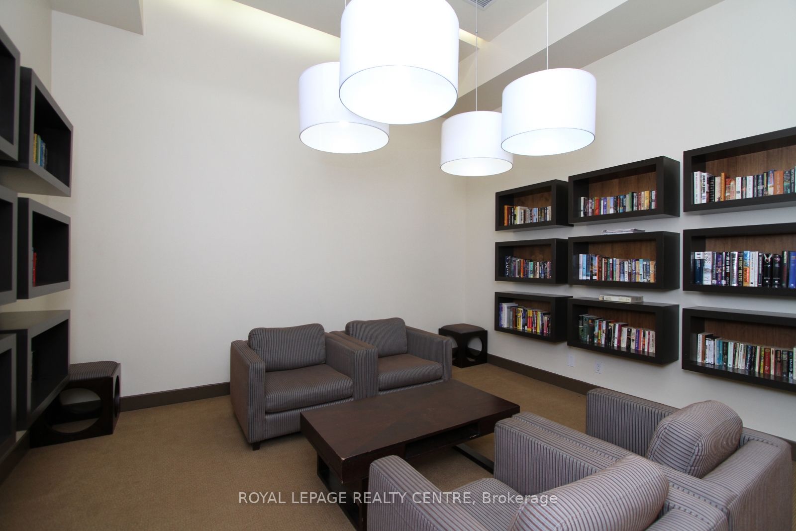 155 Legion Road N, #1803