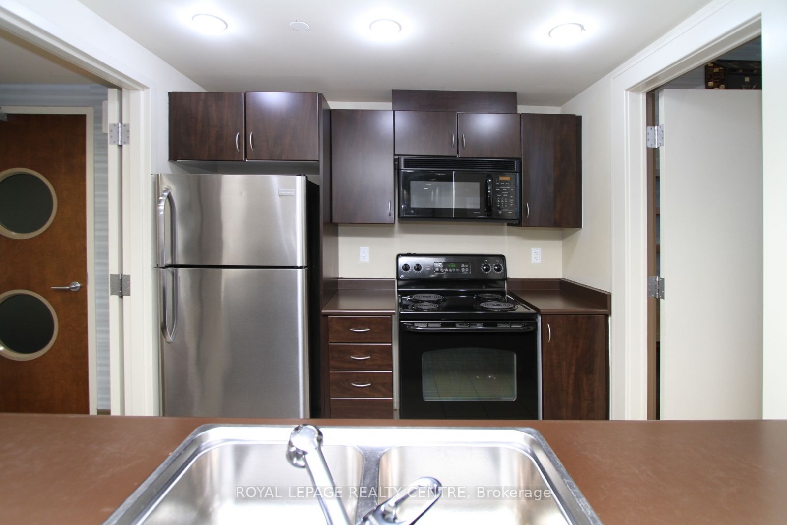 155 Legion Road N, #1803