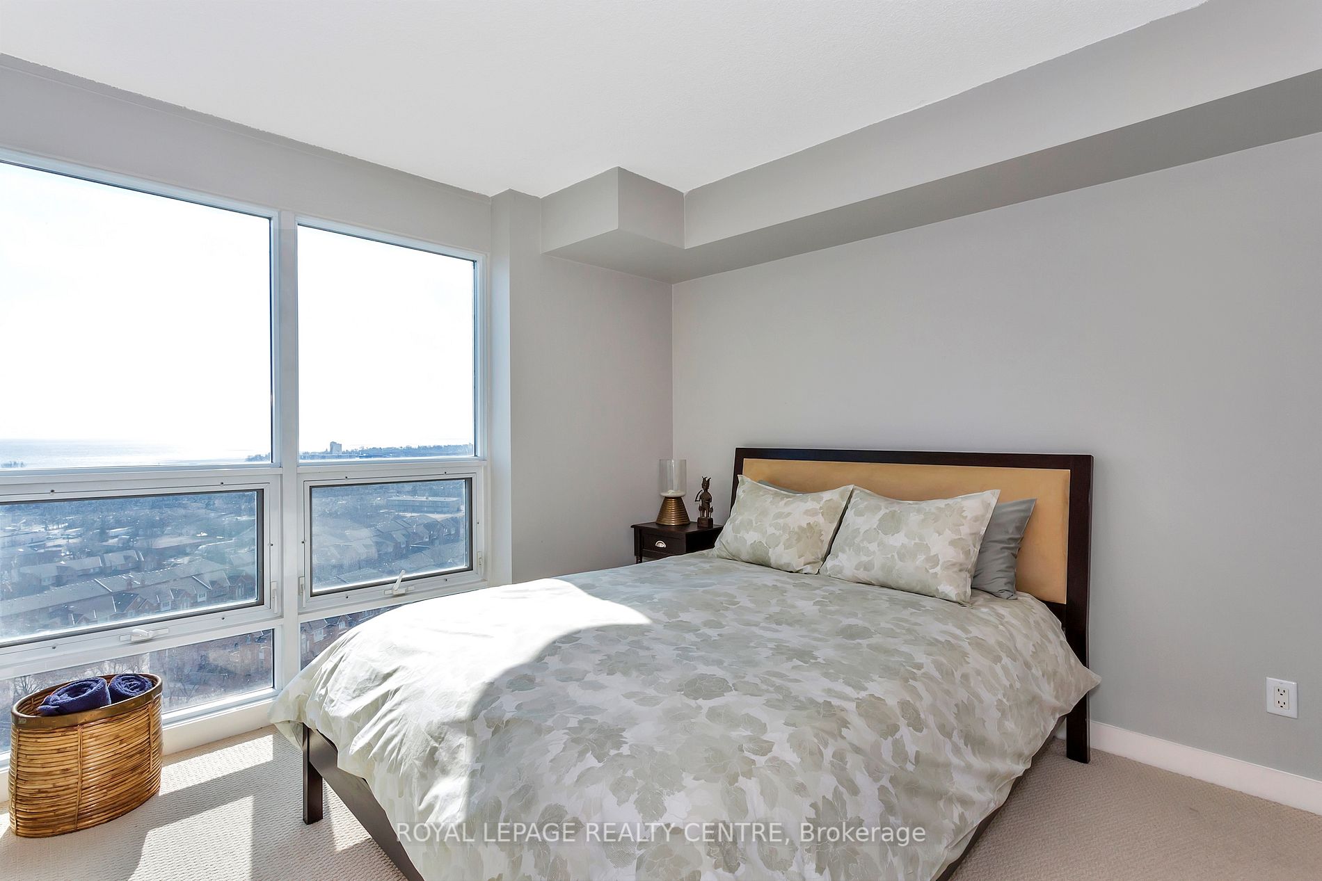 155 Legion Road N, #1803