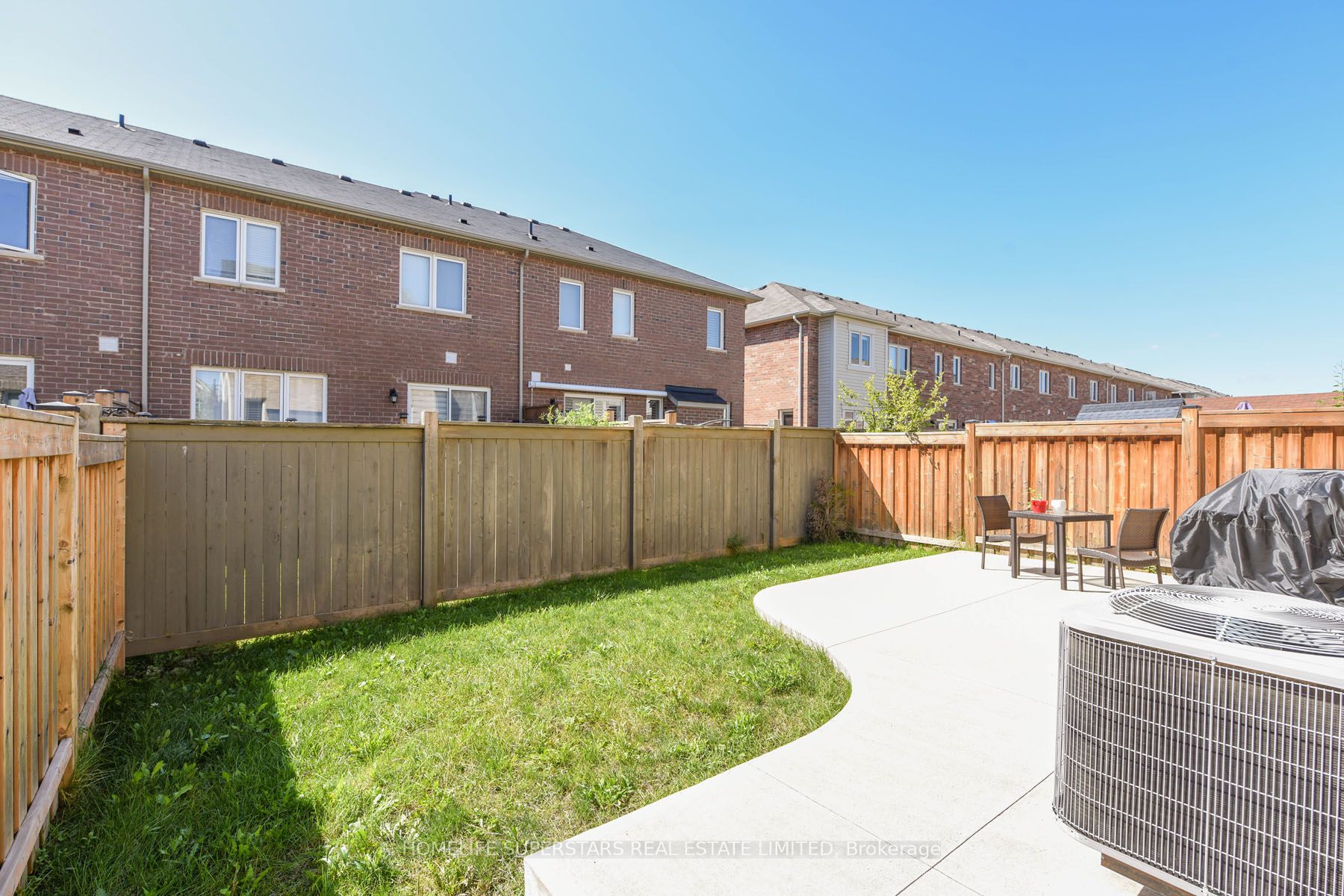 1552 Farmstead Dr