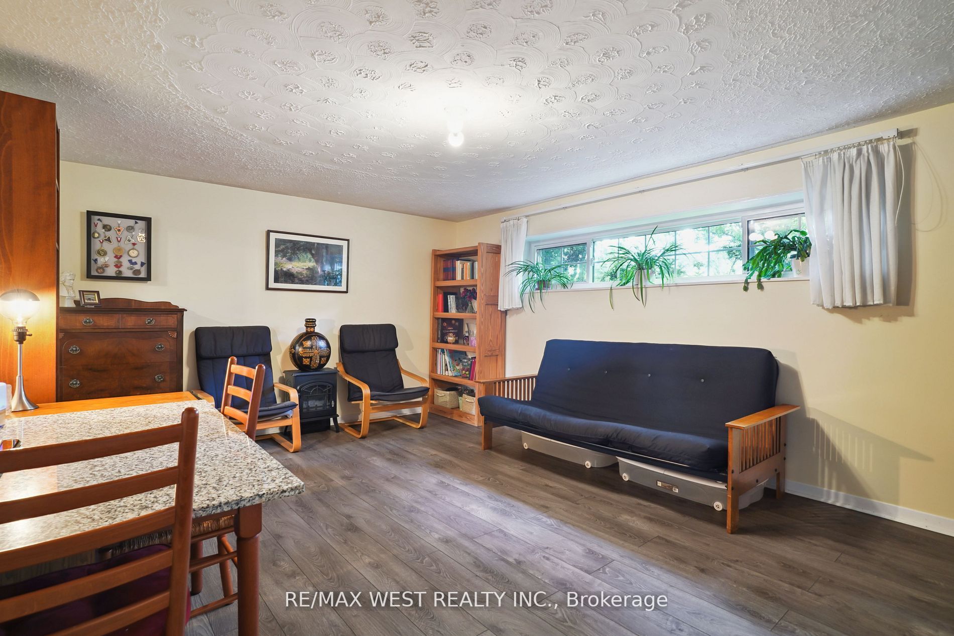 305 Sunset Dr