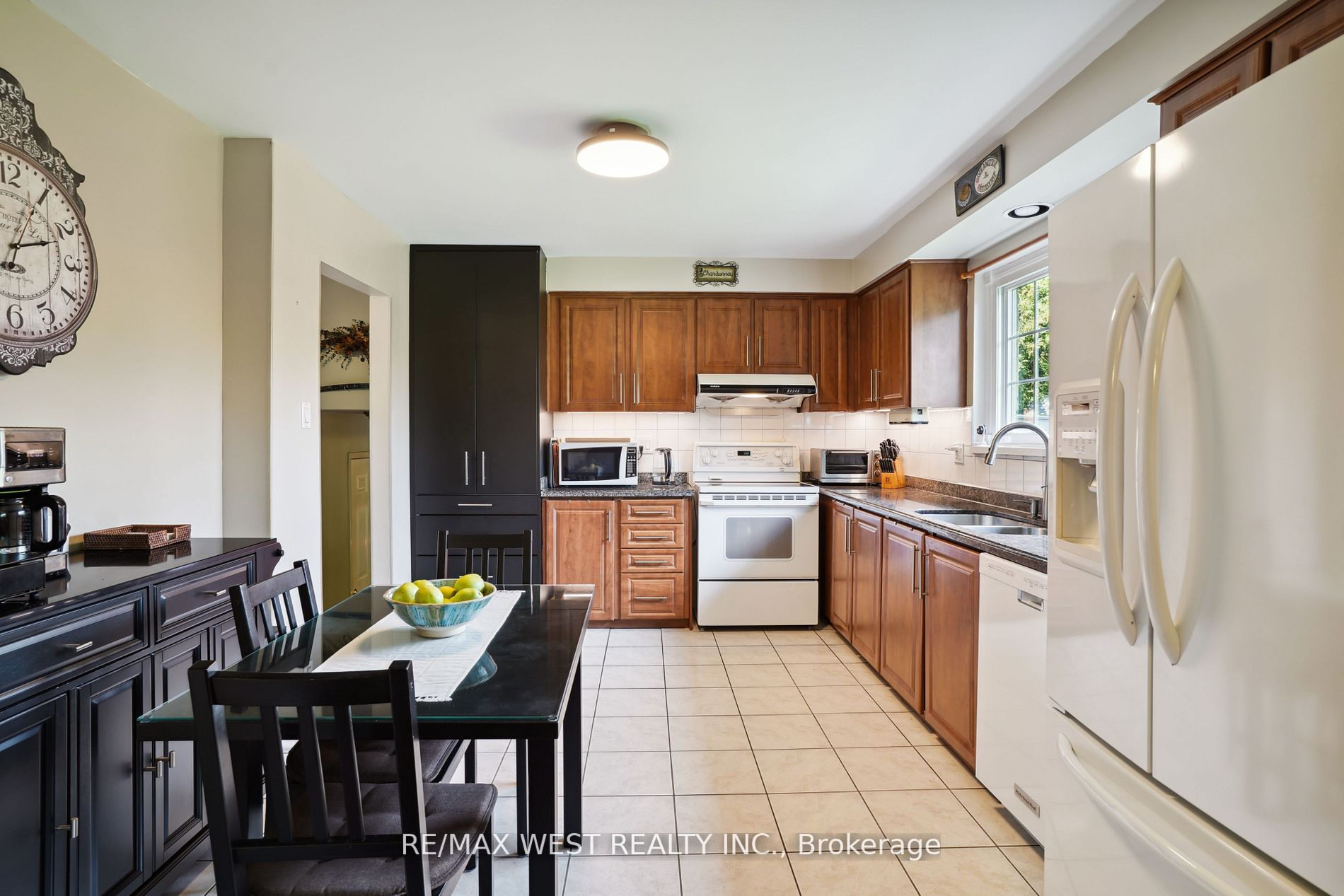 305 Sunset Dr