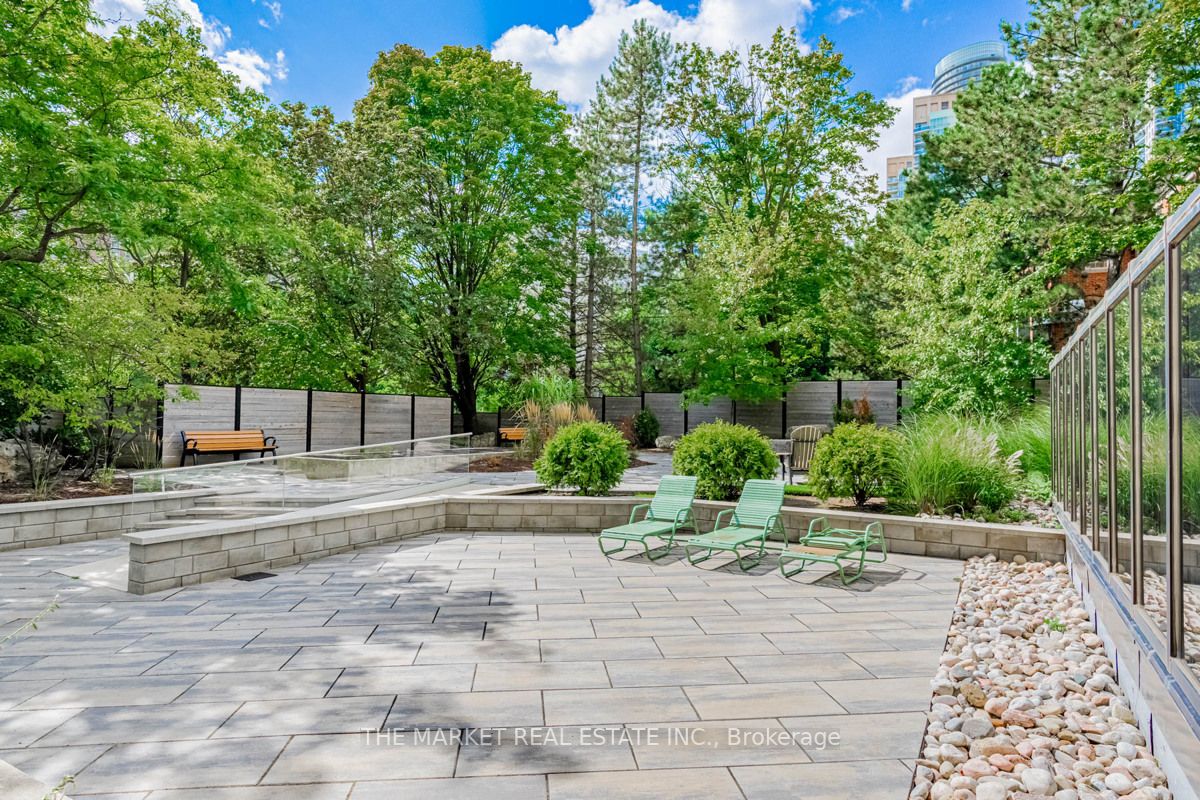 200 Robert Speck Pkwy, #1601