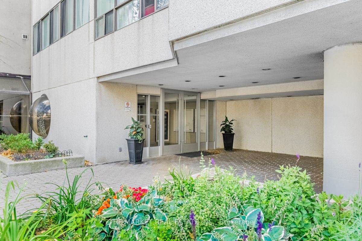 200 Robert Speck Pkwy, #1601