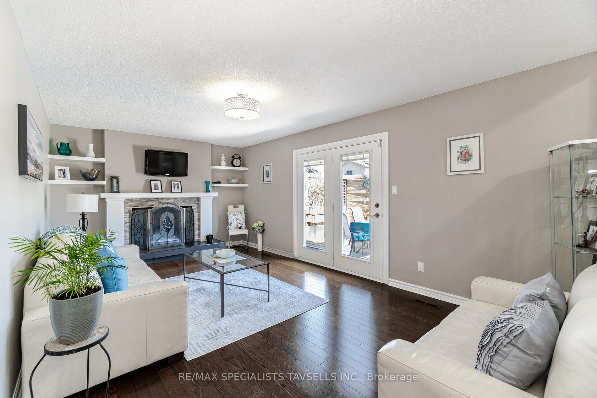 2435 Morrison Ave
