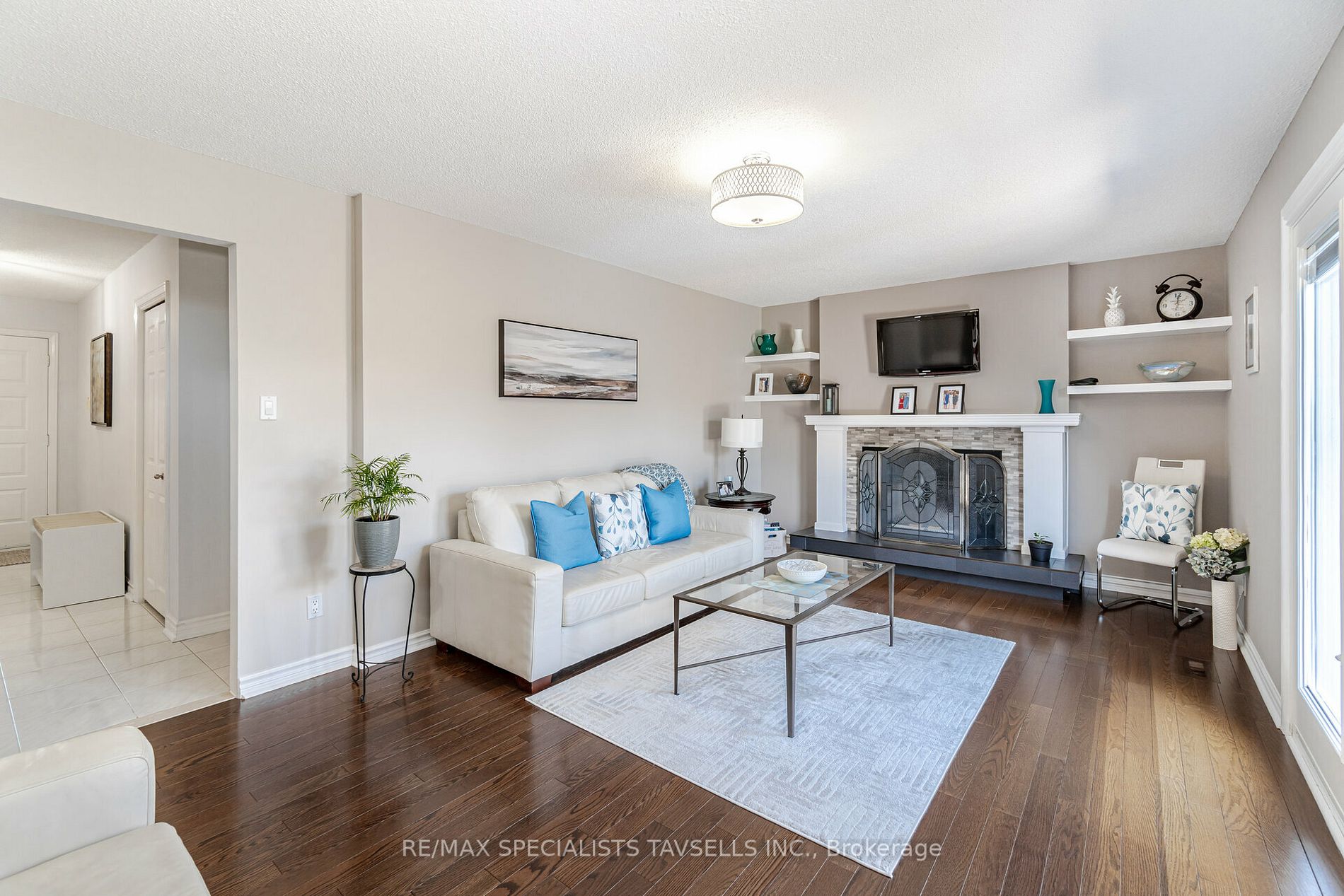 2435 Morrison Ave