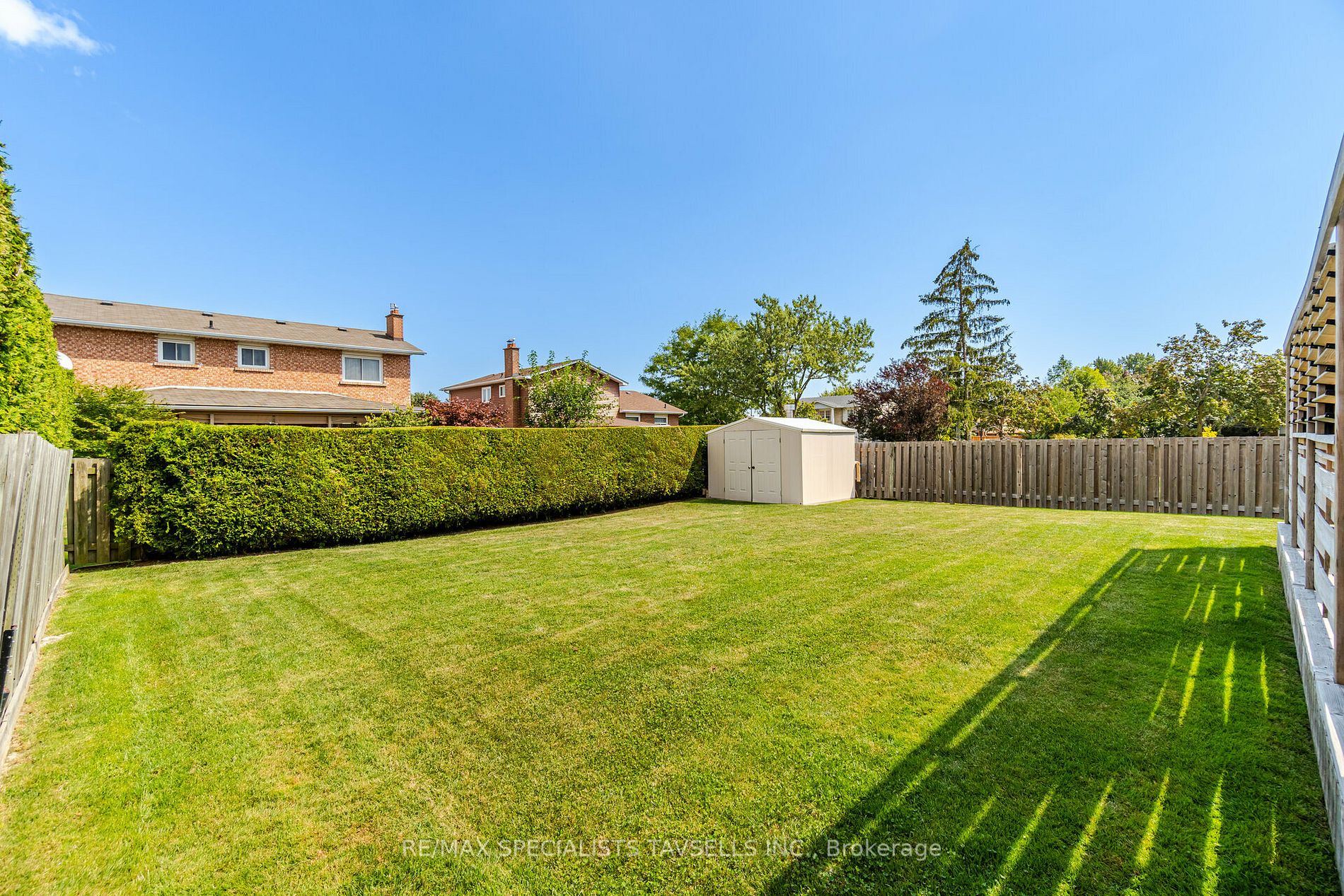 2435 Morrison Ave