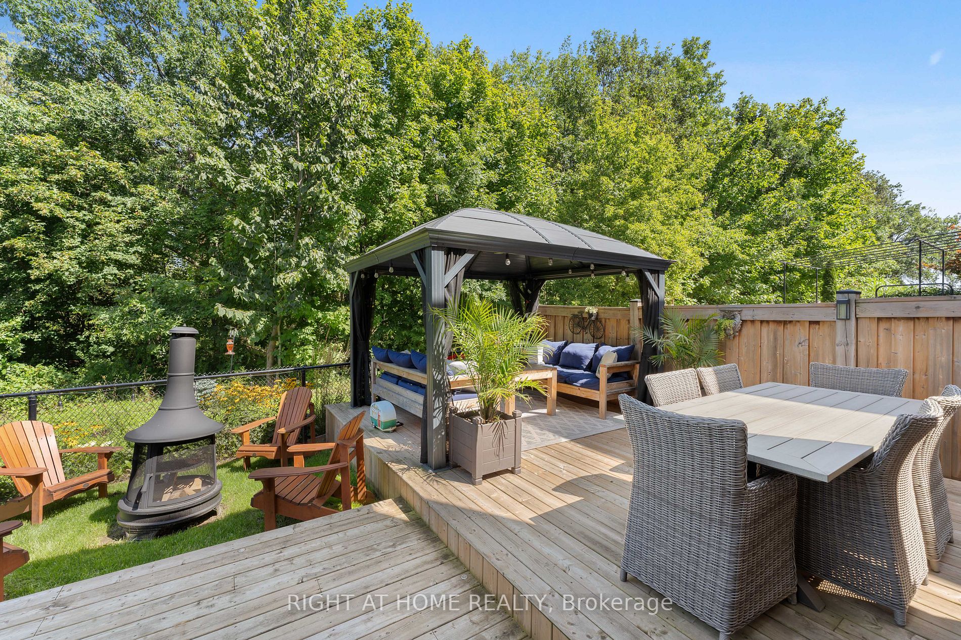39 Heatherglen Dr