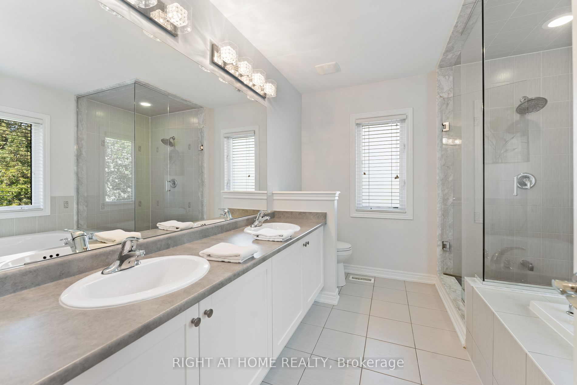 39 Heatherglen Dr