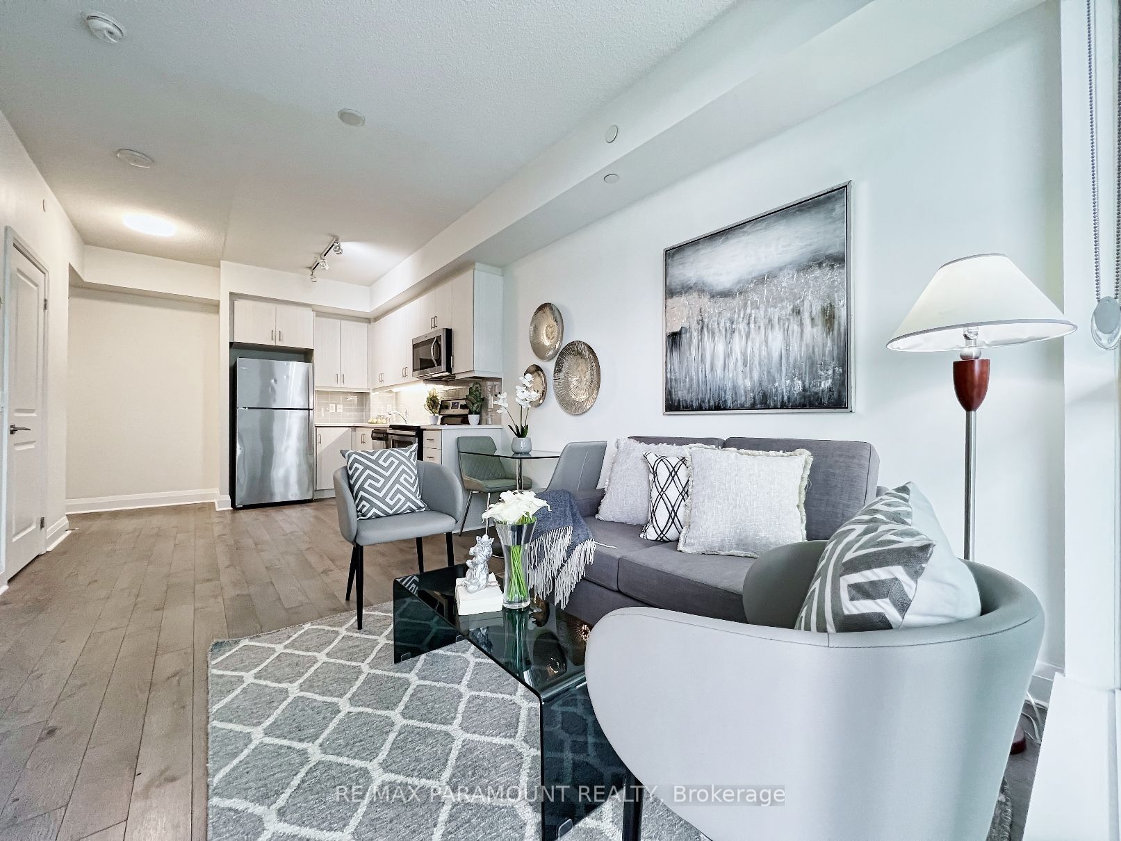17 Zorra St, #701