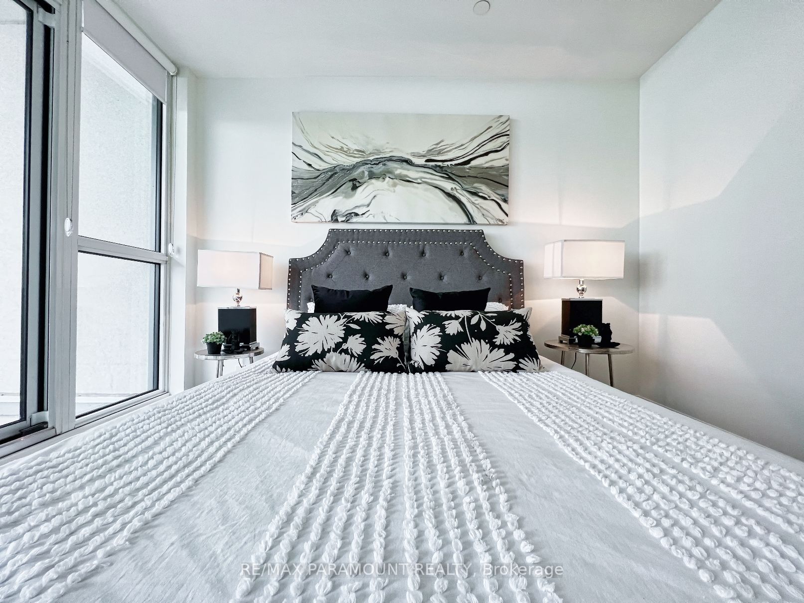 17 Zorra St, #701