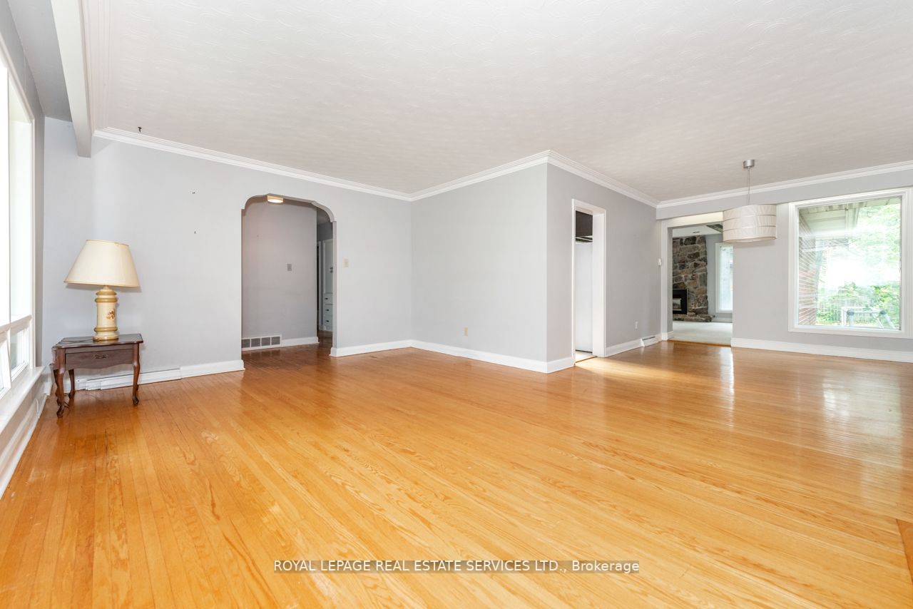 2063 Glenforest Cres