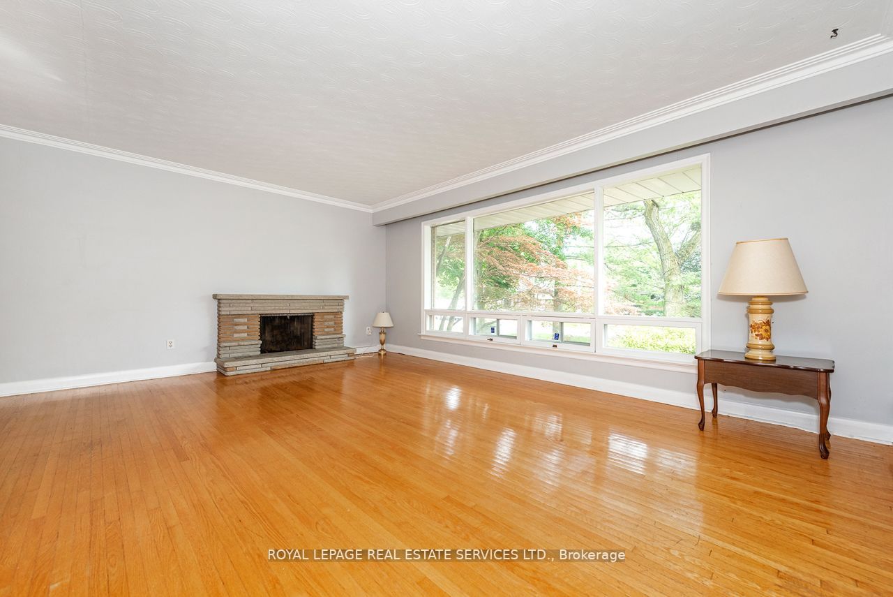 2063 Glenforest Cres