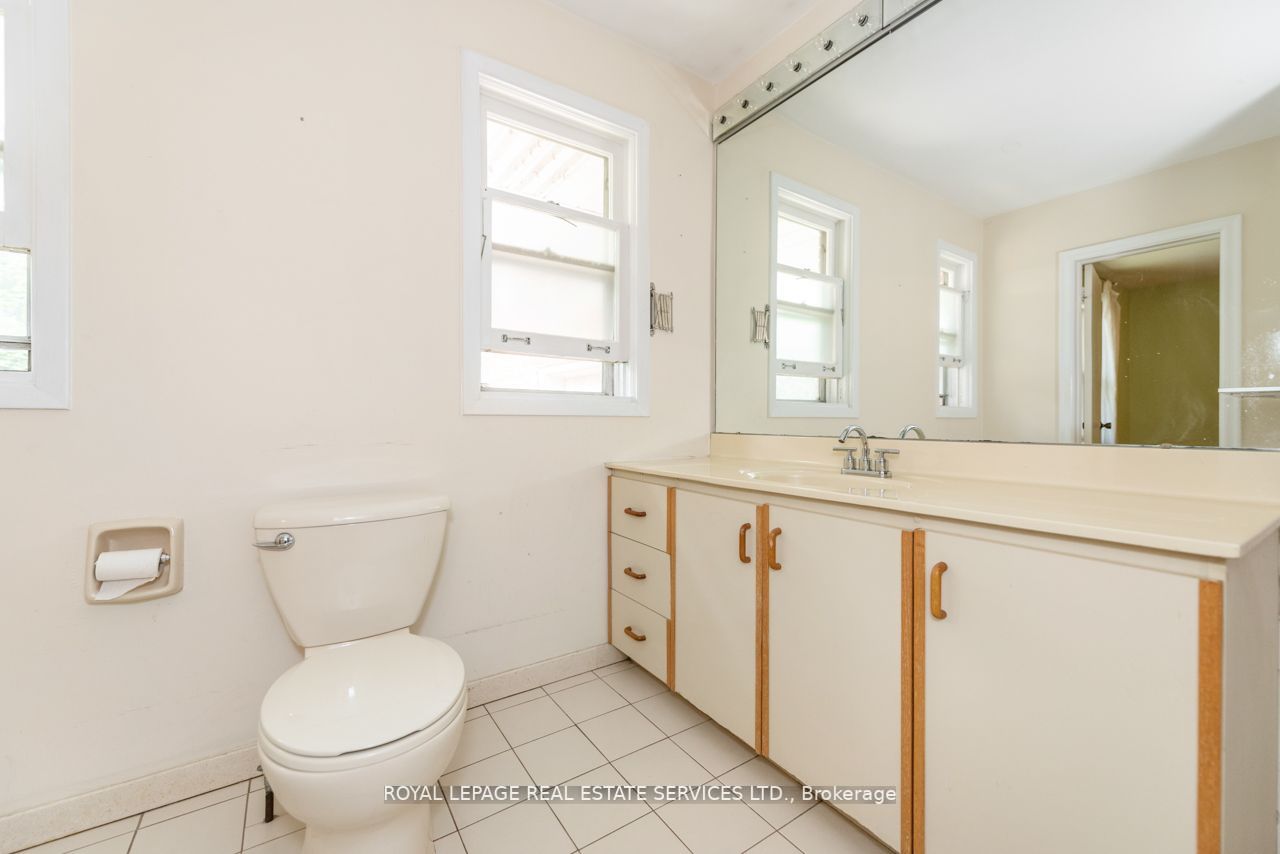 2063 Glenforest Cres