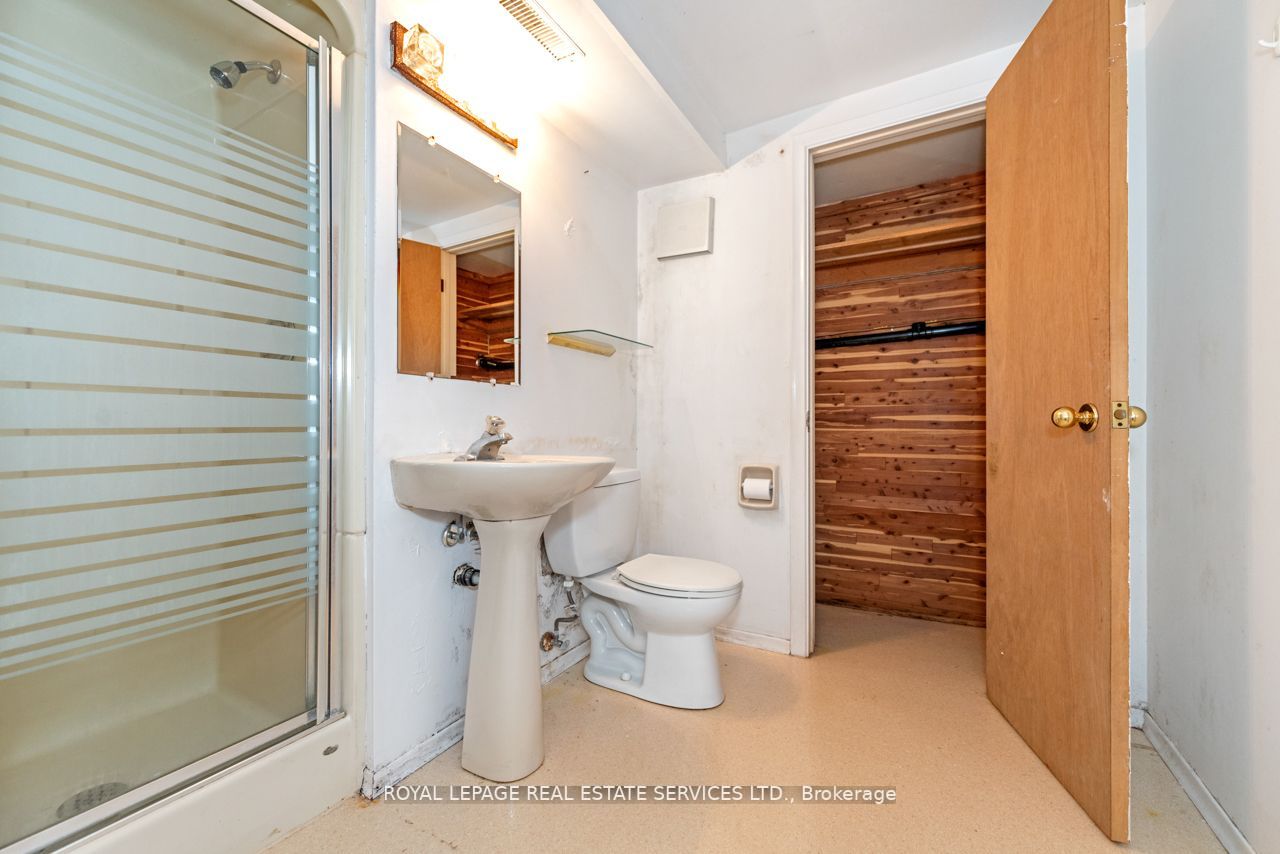 2063 Glenforest Cres