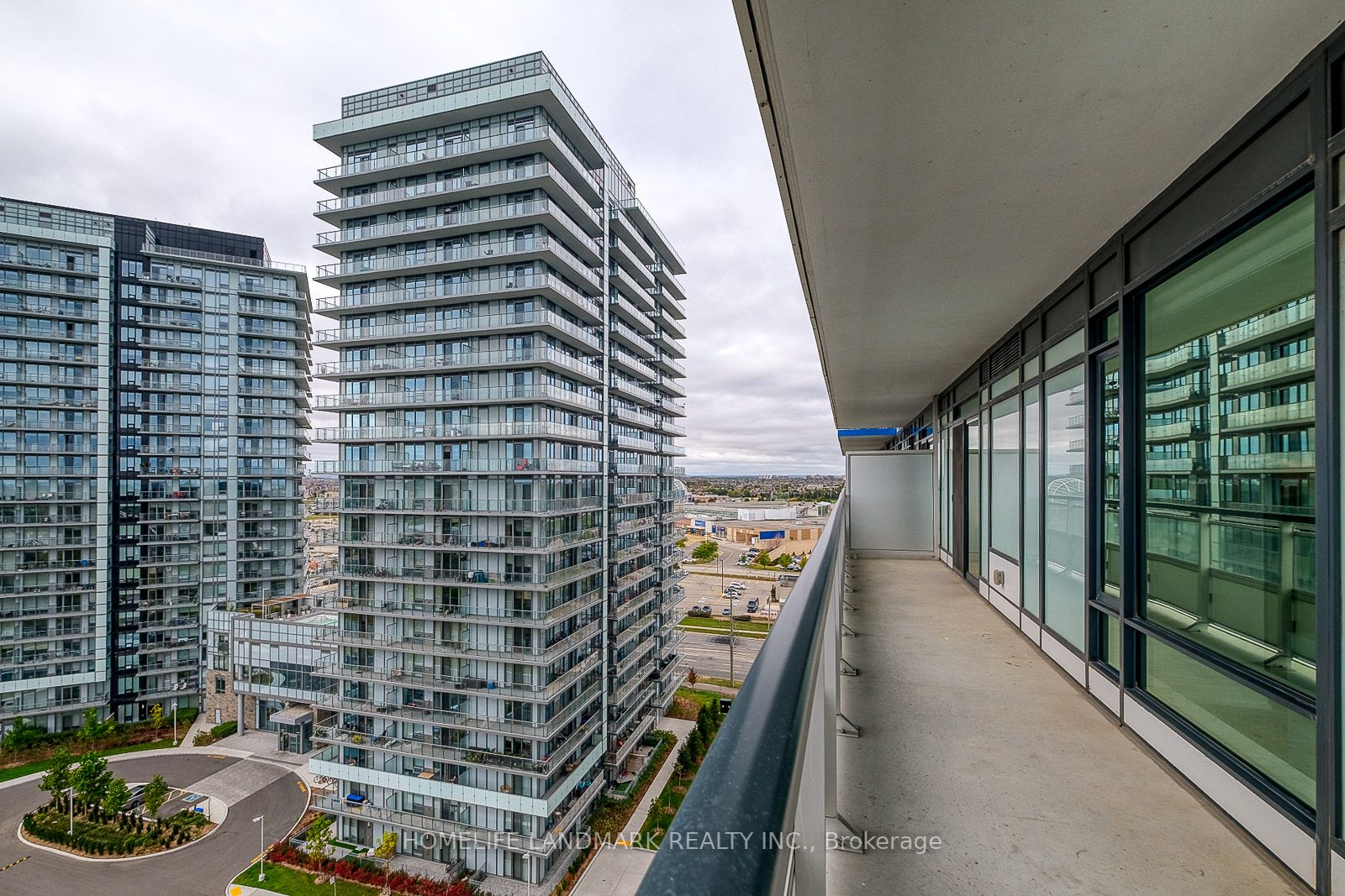 2560 Eglinton Ave W, #1205