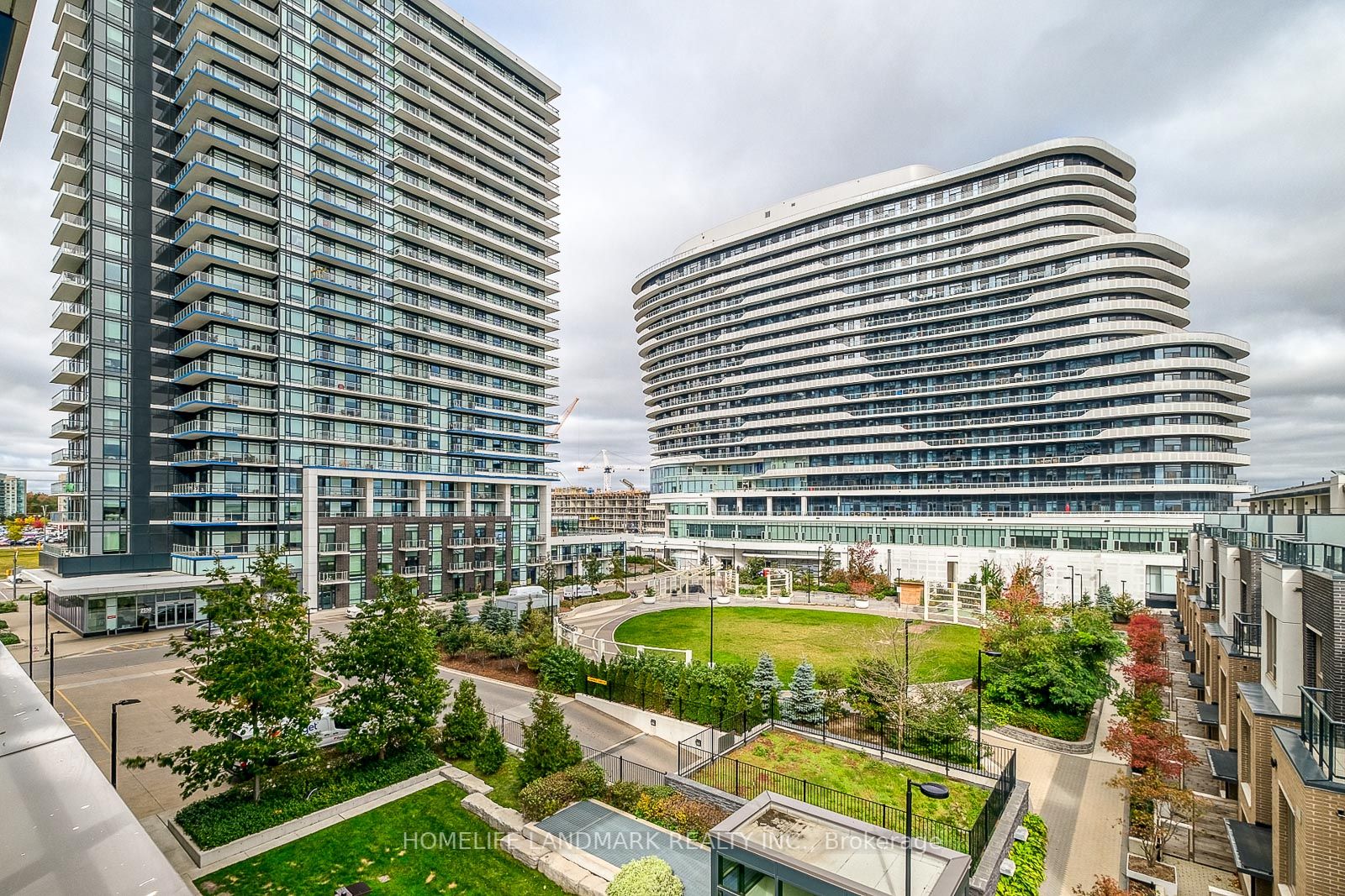 2560 Eglinton Ave W, #1205
