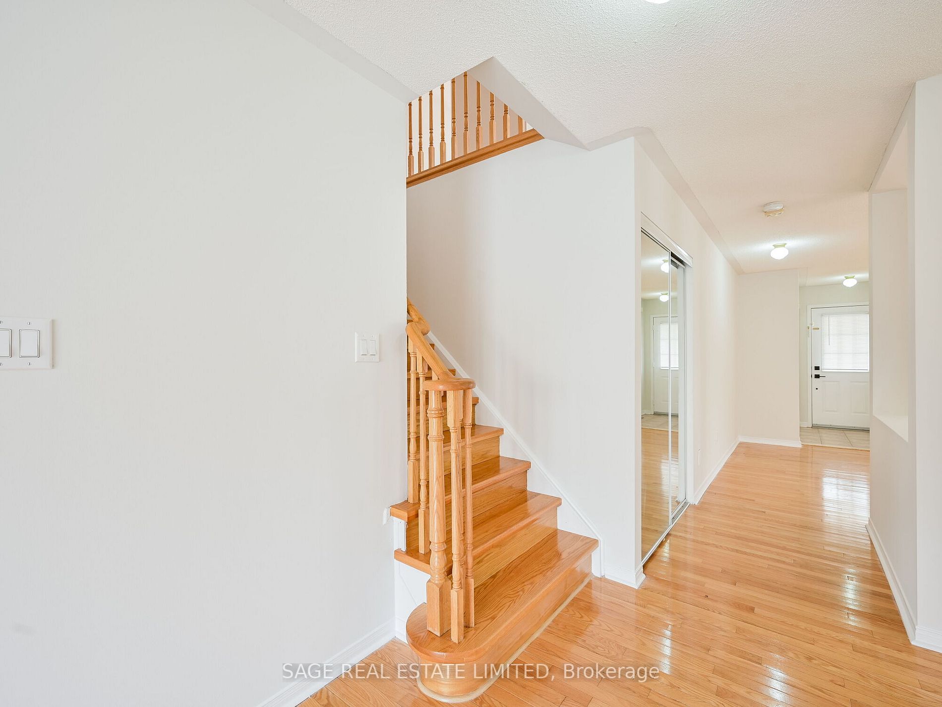 6 Fairhill Ave