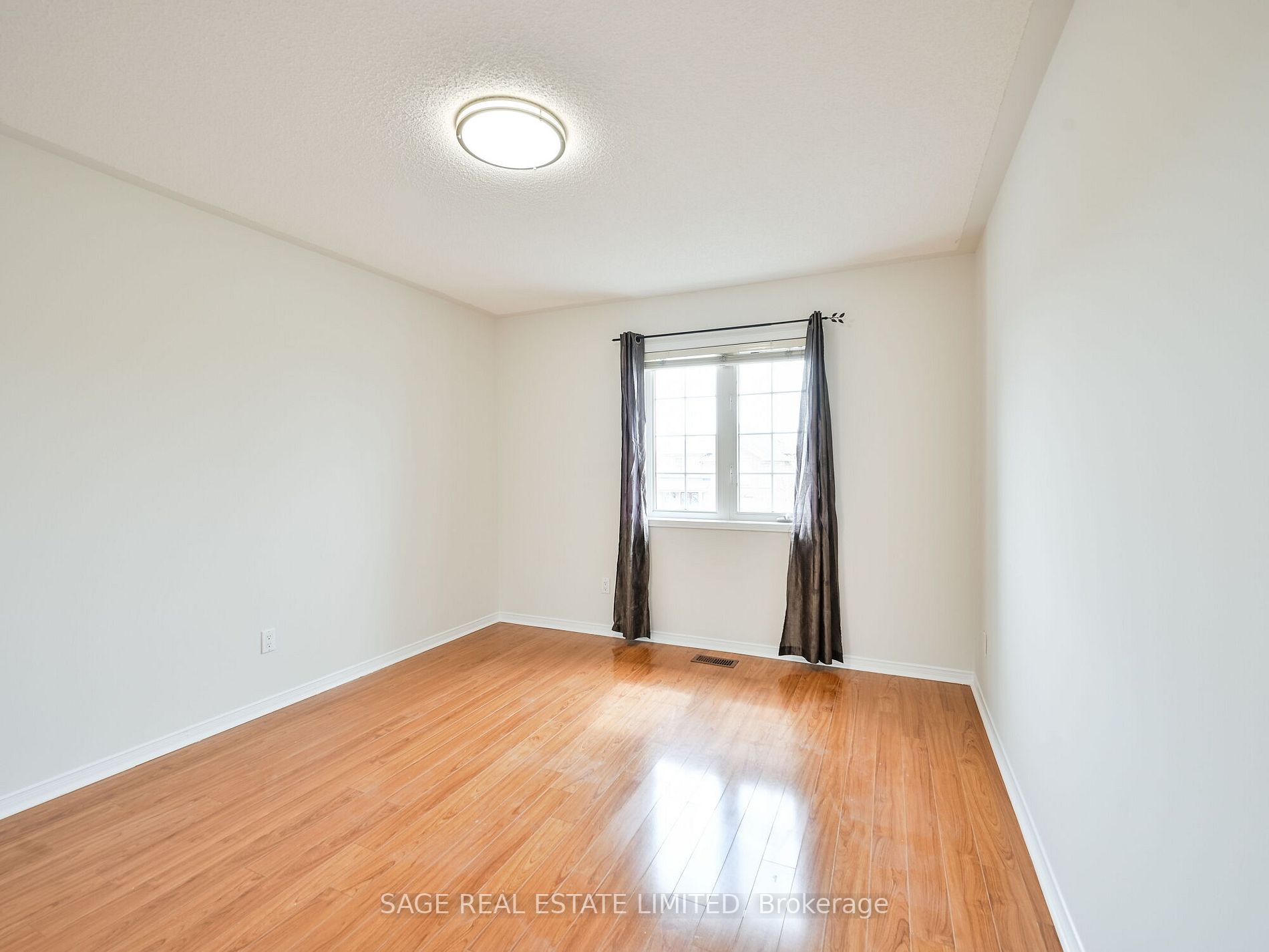 6 Fairhill Ave
