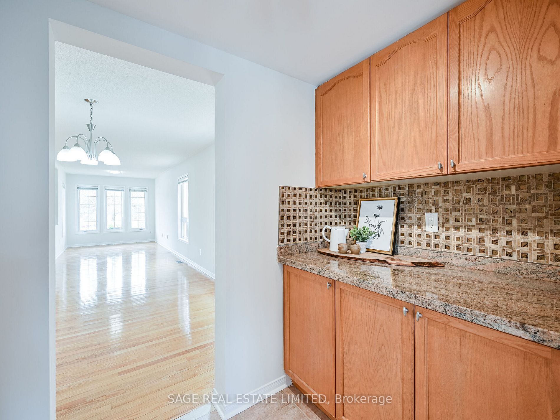 6 Fairhill Ave