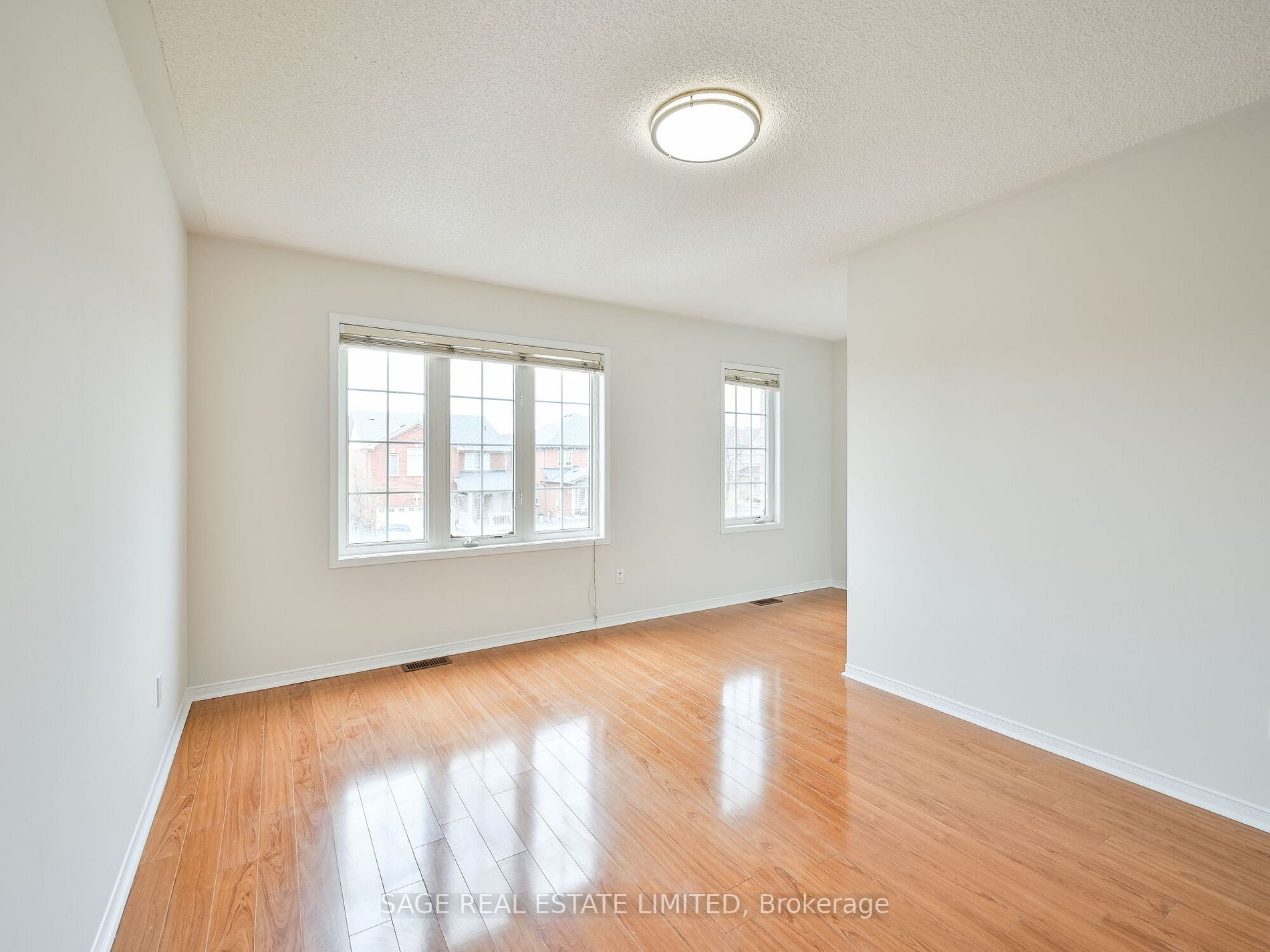 6 Fairhill Ave