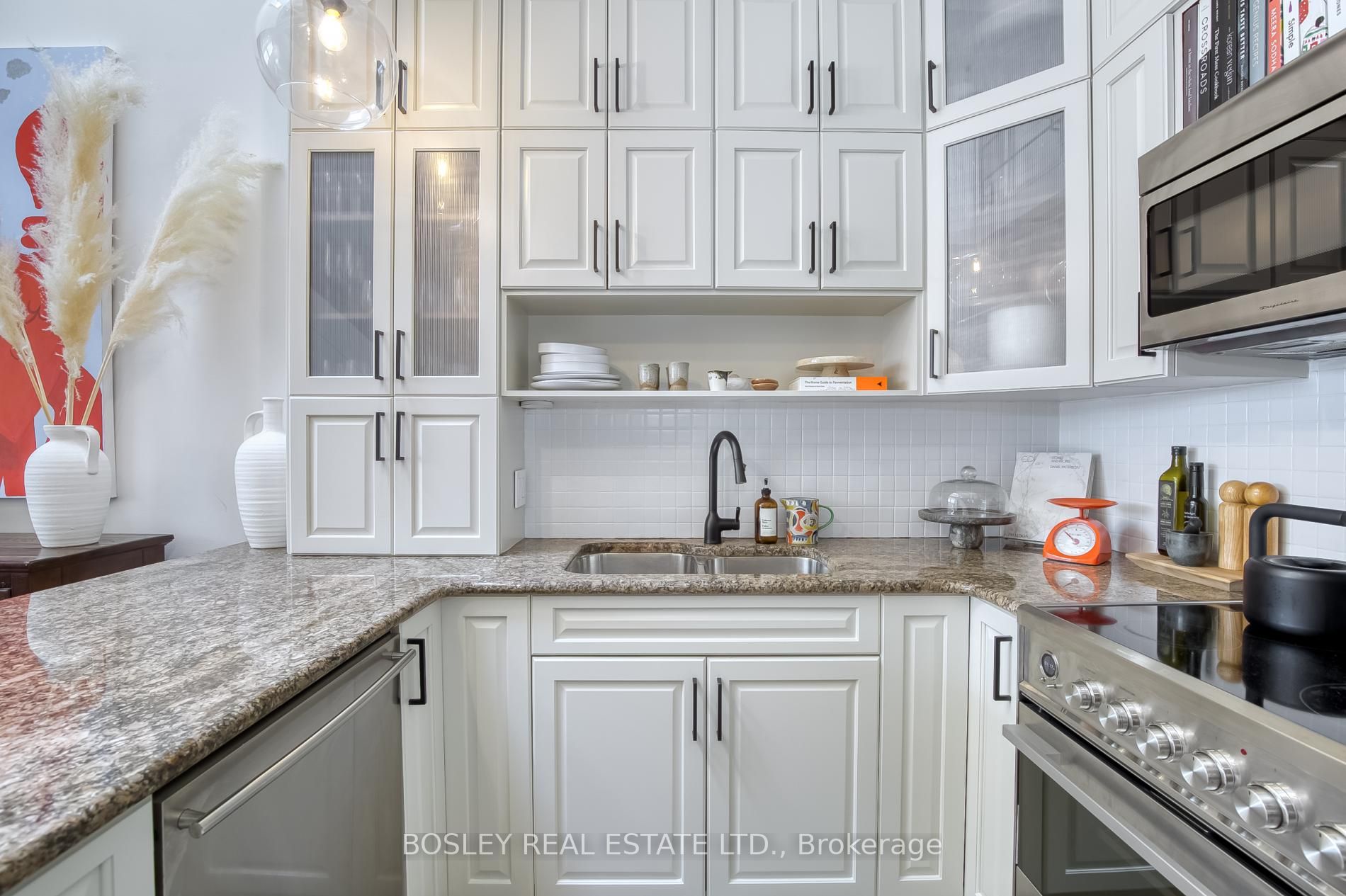 6 Bartlett Avenue, #4