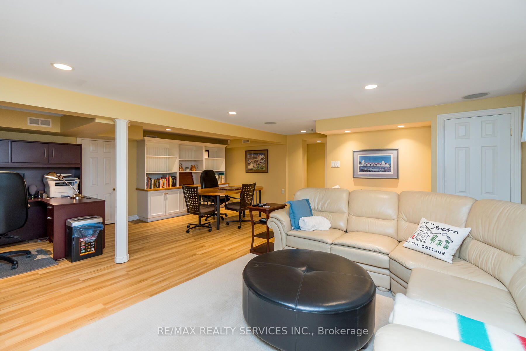 66 Elizabeth St S