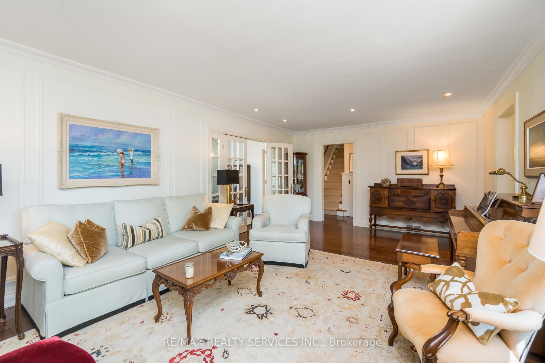 66 Elizabeth St S