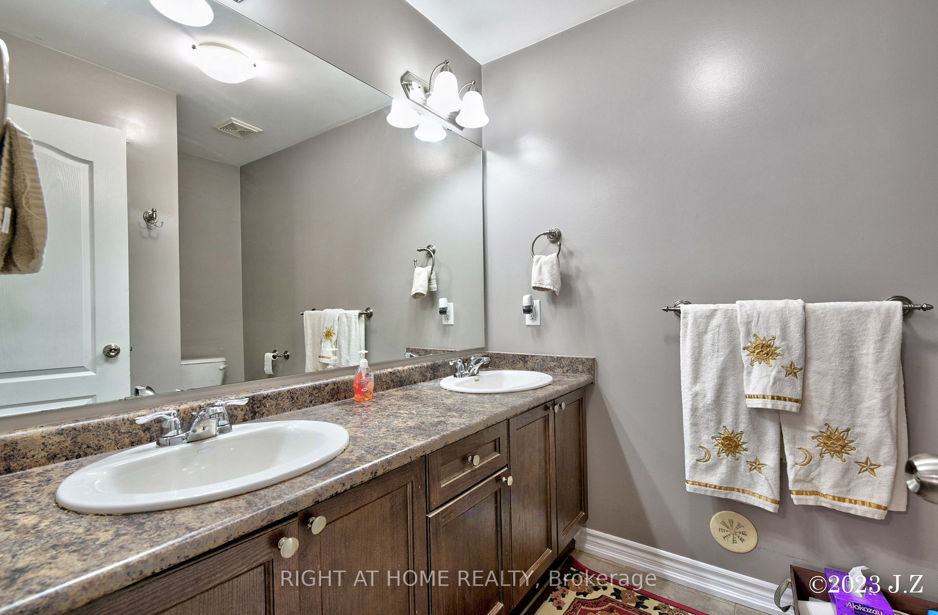 23 Bakewell St, #23