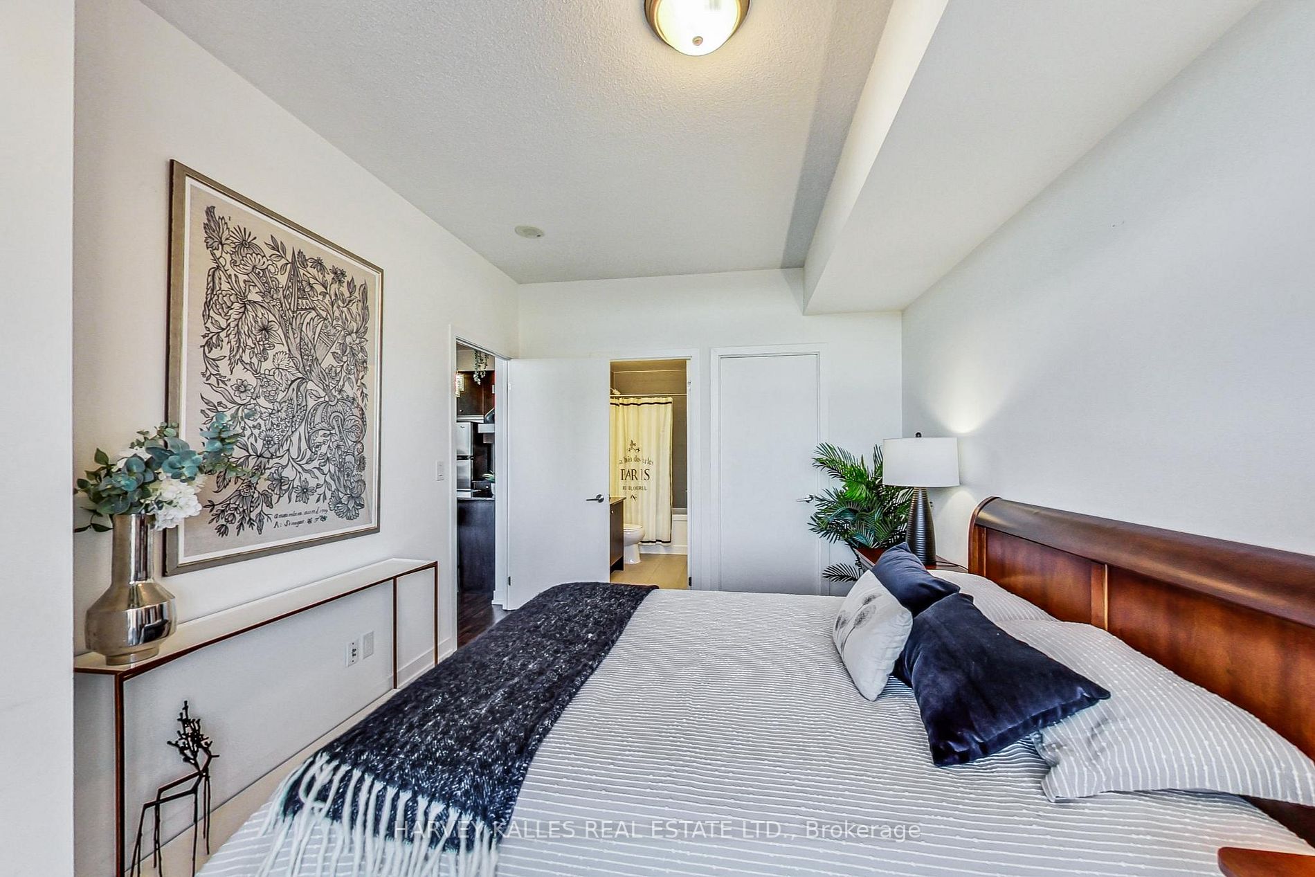 5101 Dundas St W, #908