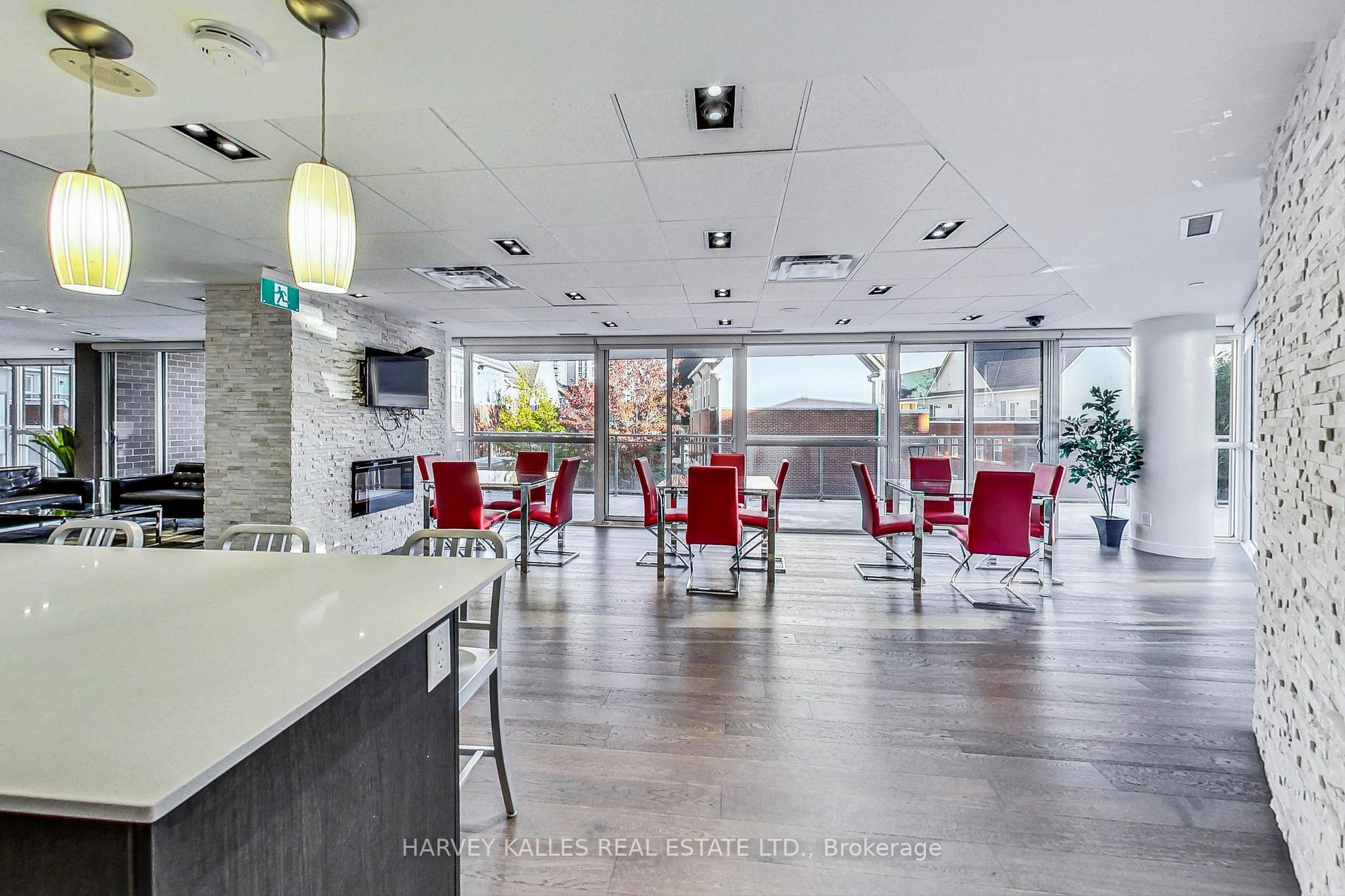 5101 Dundas St W, #908