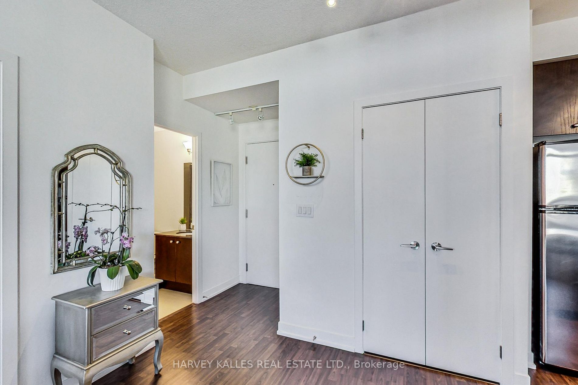 5101 Dundas St W, #908