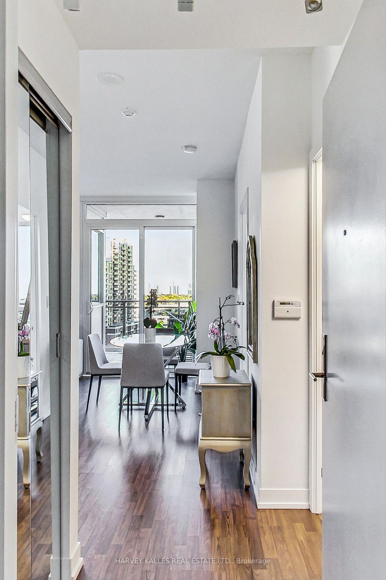 5101 Dundas St W, #908