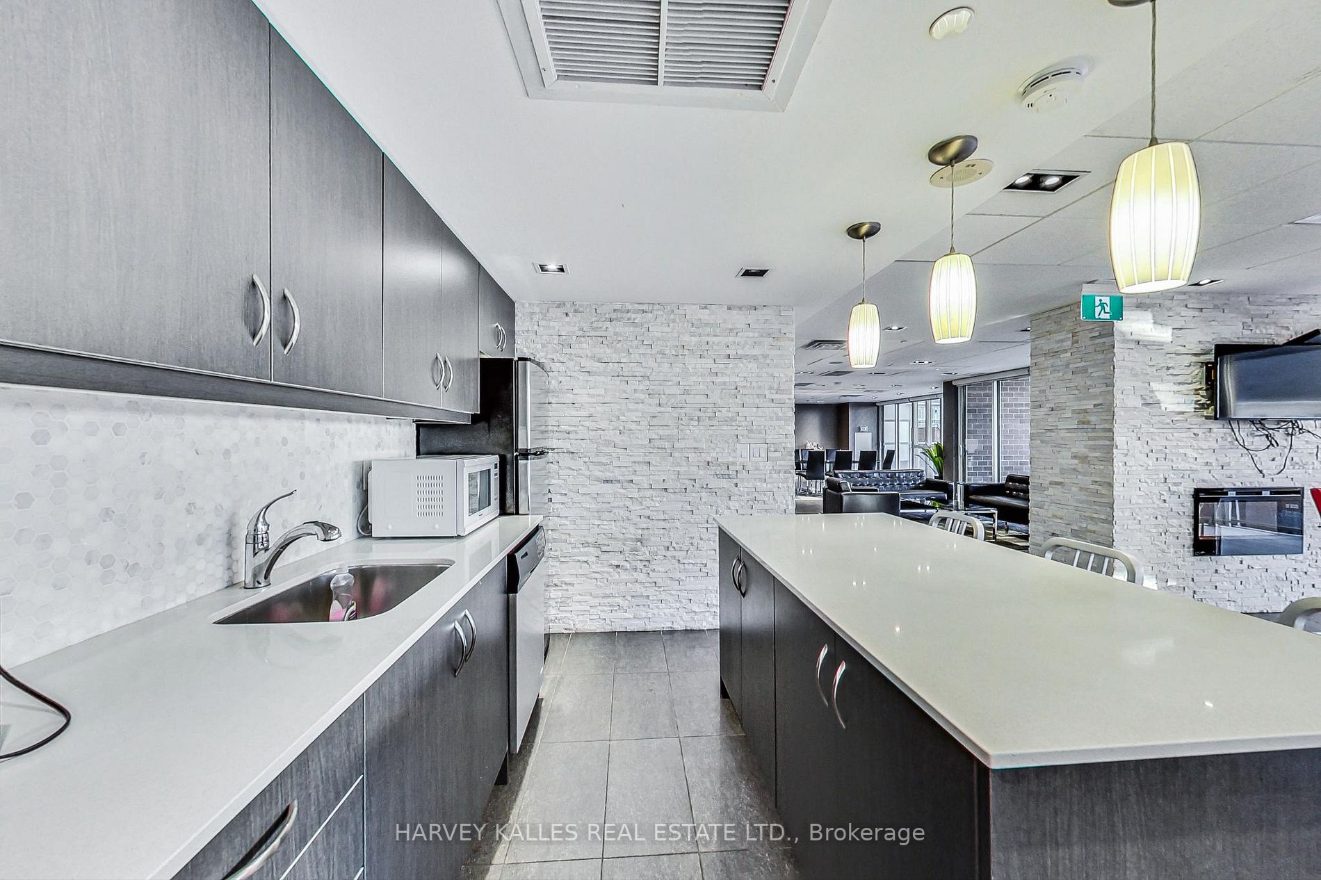 5101 Dundas St W, #908