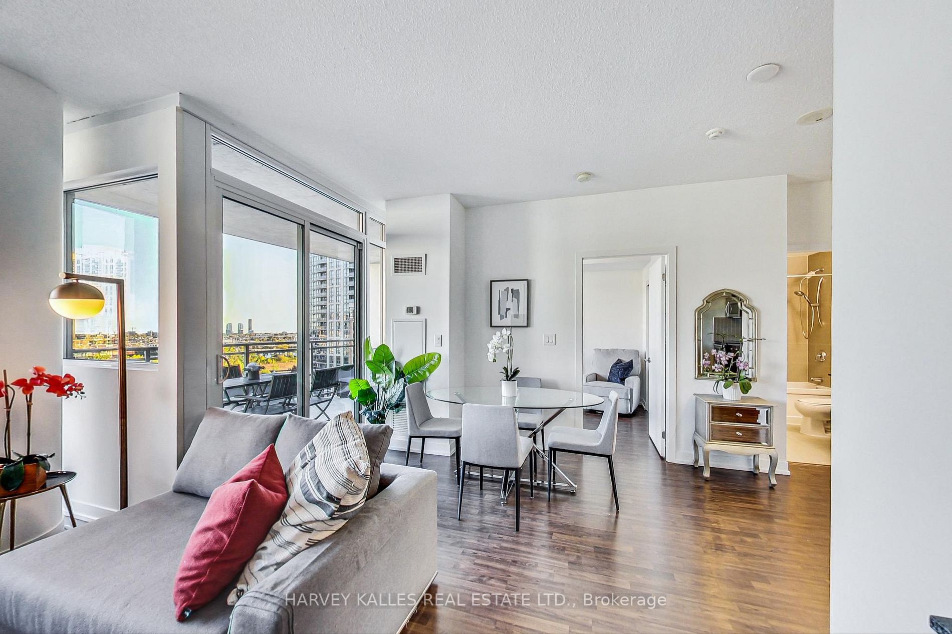 5101 Dundas St W, #908