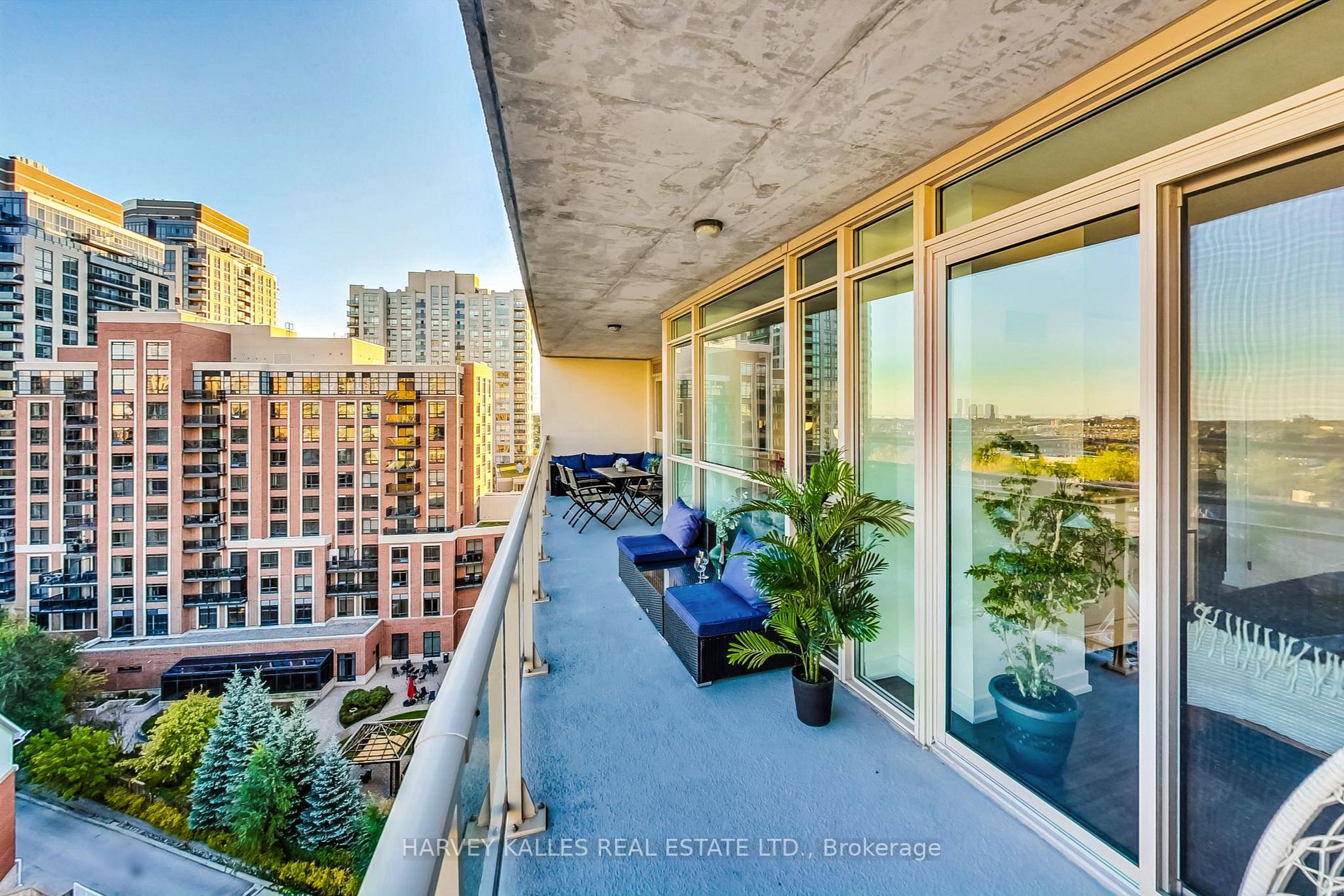 5101 Dundas St W, #908