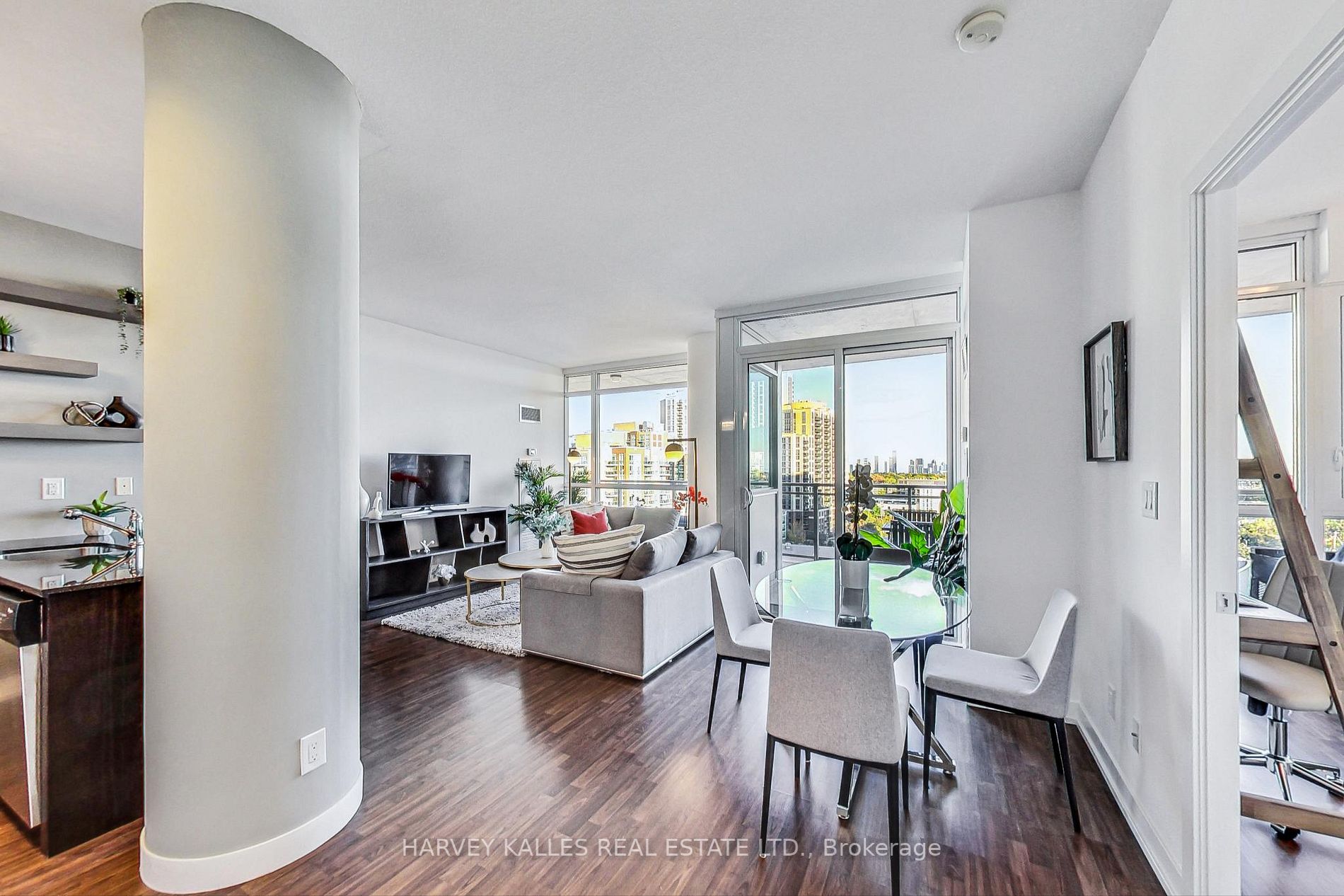 5101 Dundas St W, #908
