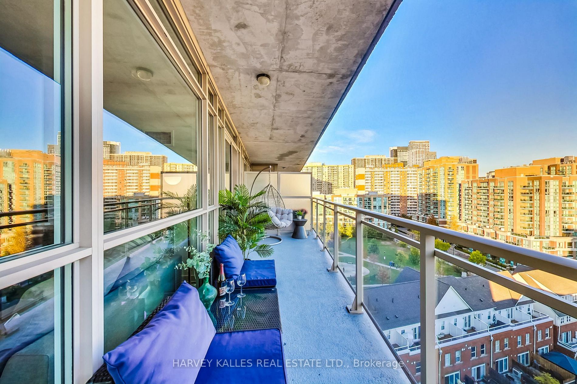 5101 Dundas St W, #908