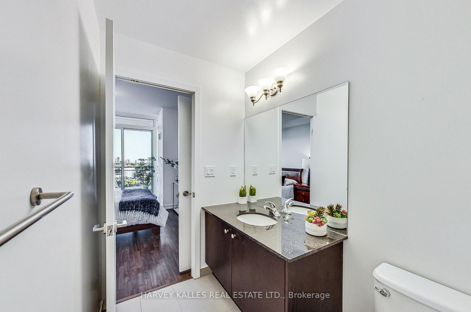 5101 Dundas St W, #908