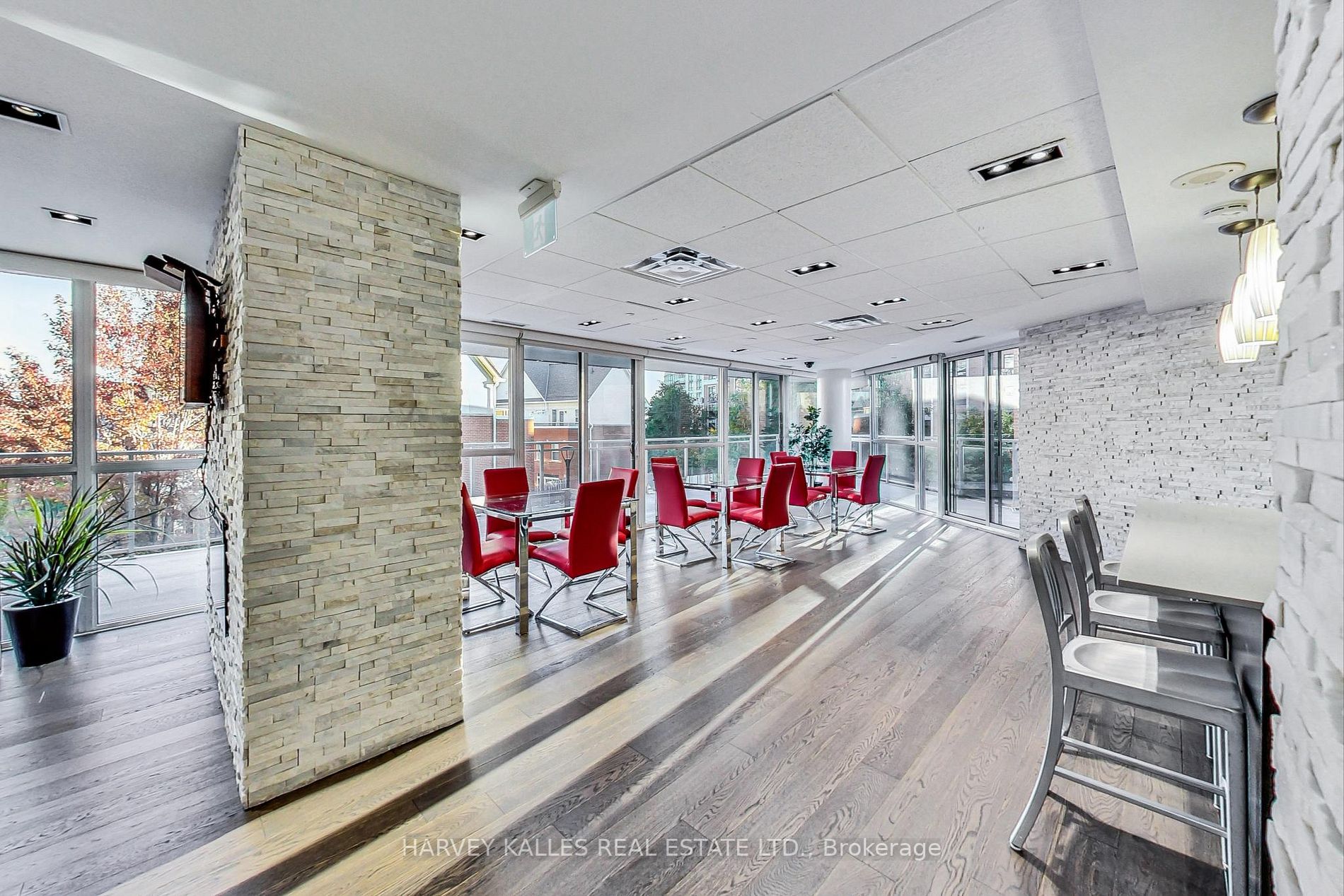 5101 Dundas St W, #908