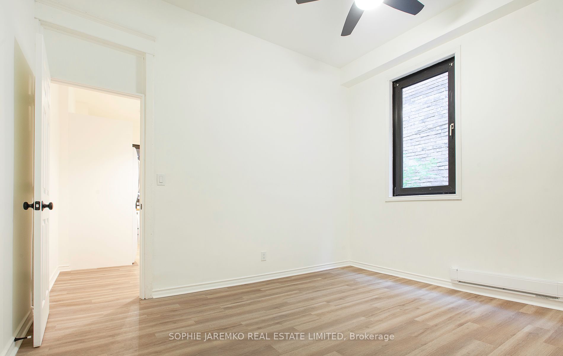 2100 Dundas St W, #Unit R