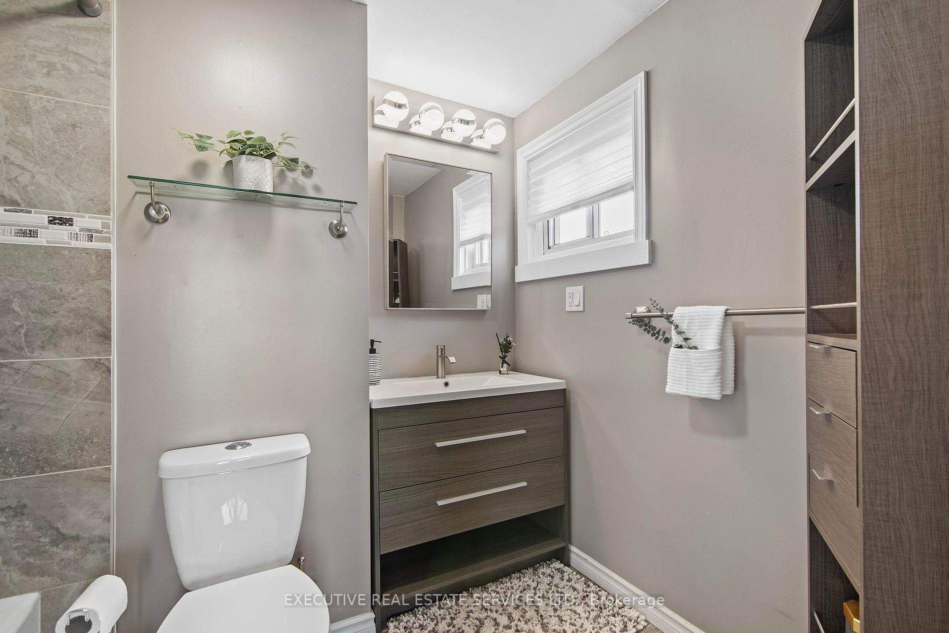 45 Jasper Cres