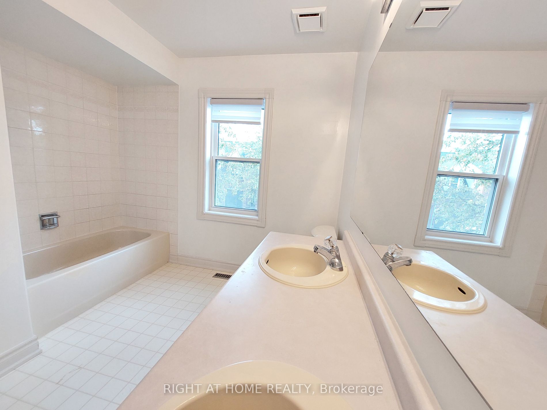 5940 Glen Erin Dr, #28A