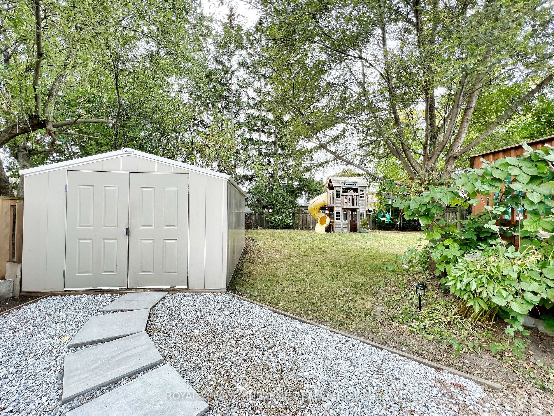 52 Lockerbie Ave