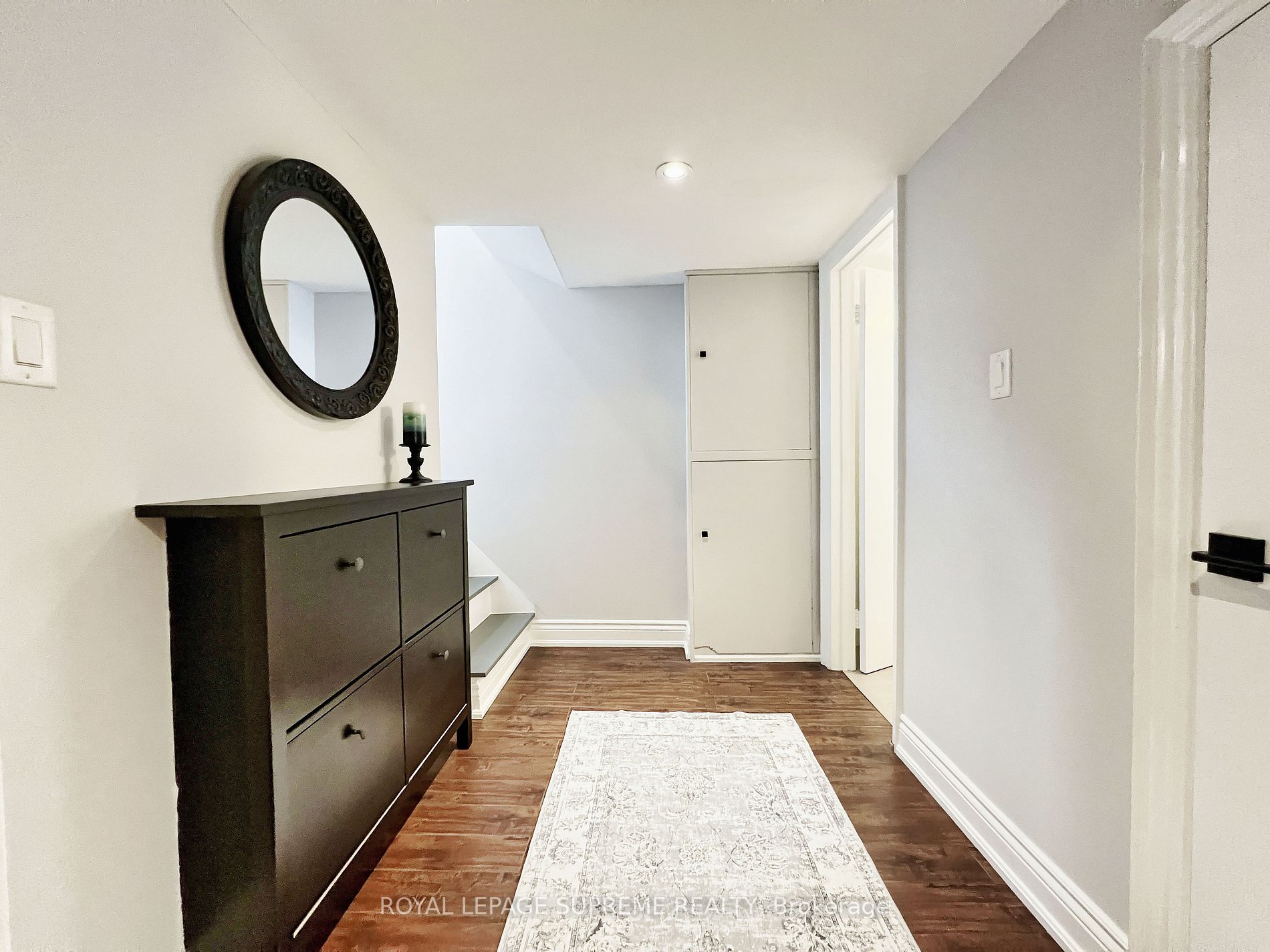 52 Lockerbie Ave