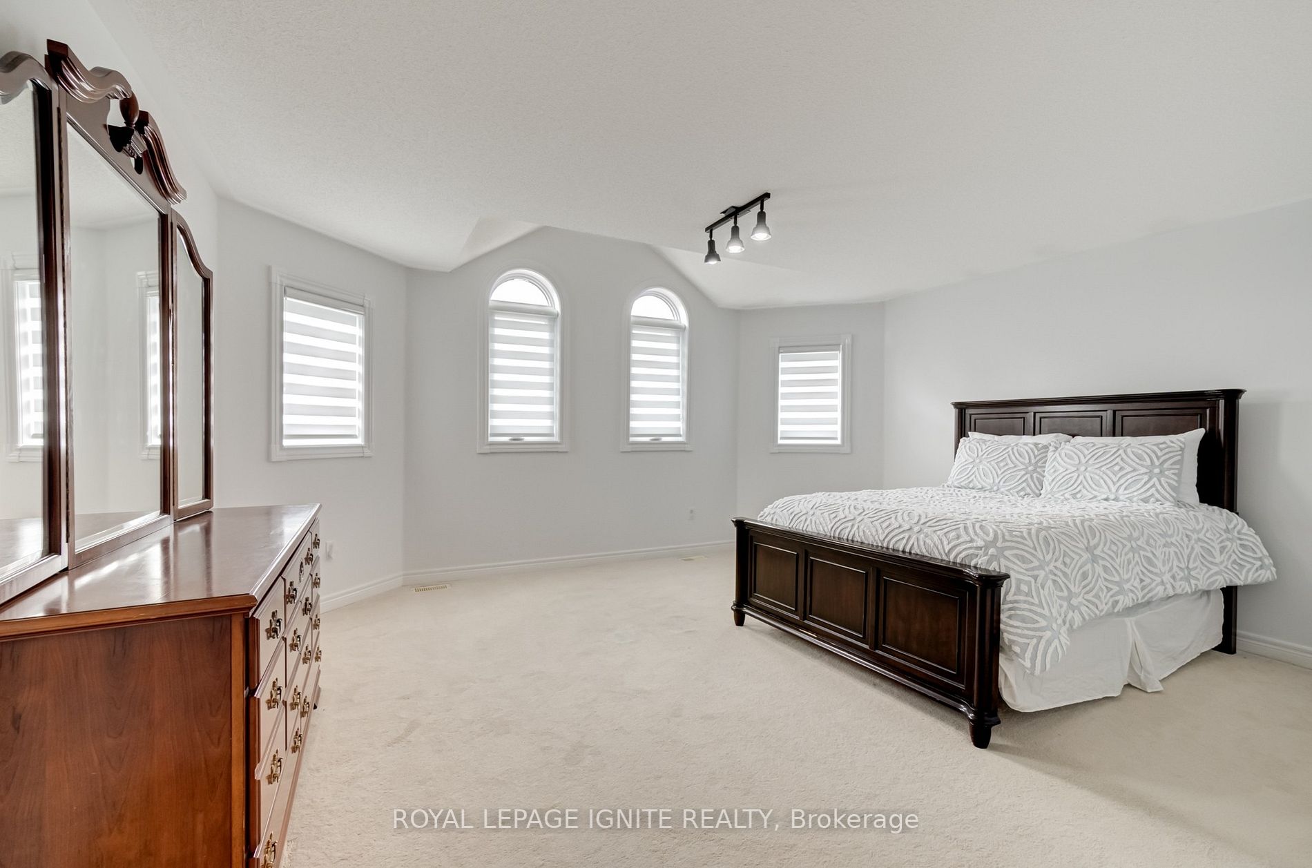 257 Cresthaven Road